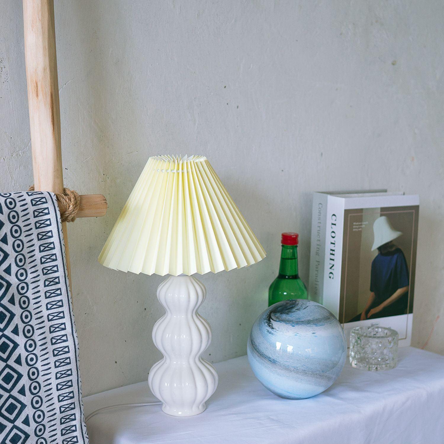 Modern Ribbed Ceramic Gourd Table Lamp White Gloss Desk Light with Linen Shade