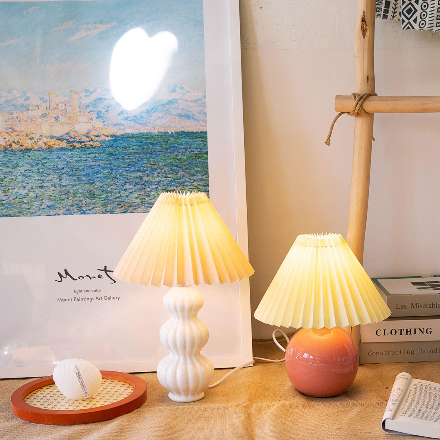 Modern Ribbed Ceramic Gourd Table Lamp White Gloss Desk Light with Linen Shade