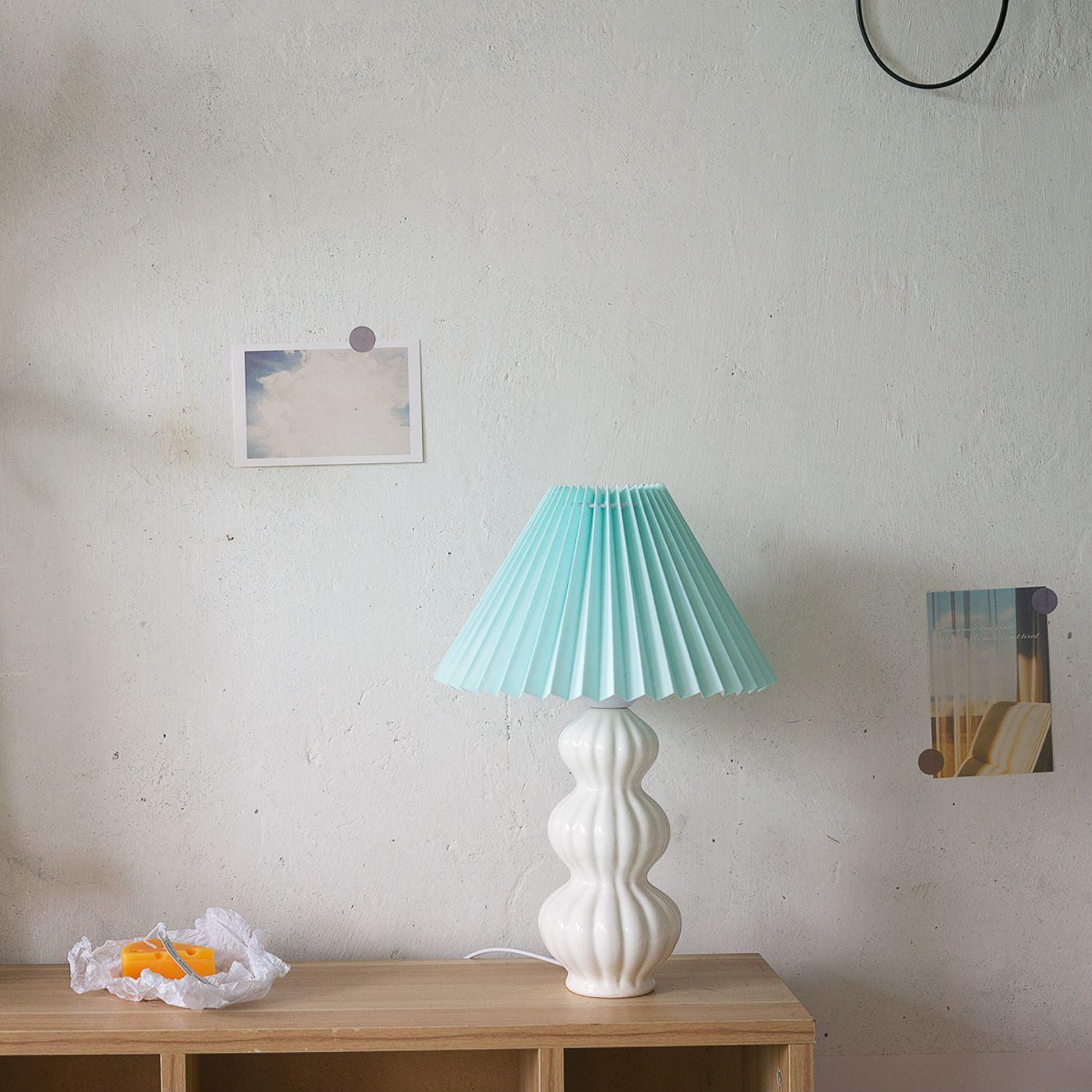 Modern Ribbed Ceramic Gourd Table Lamp White Gloss Desk Light with Linen Shade