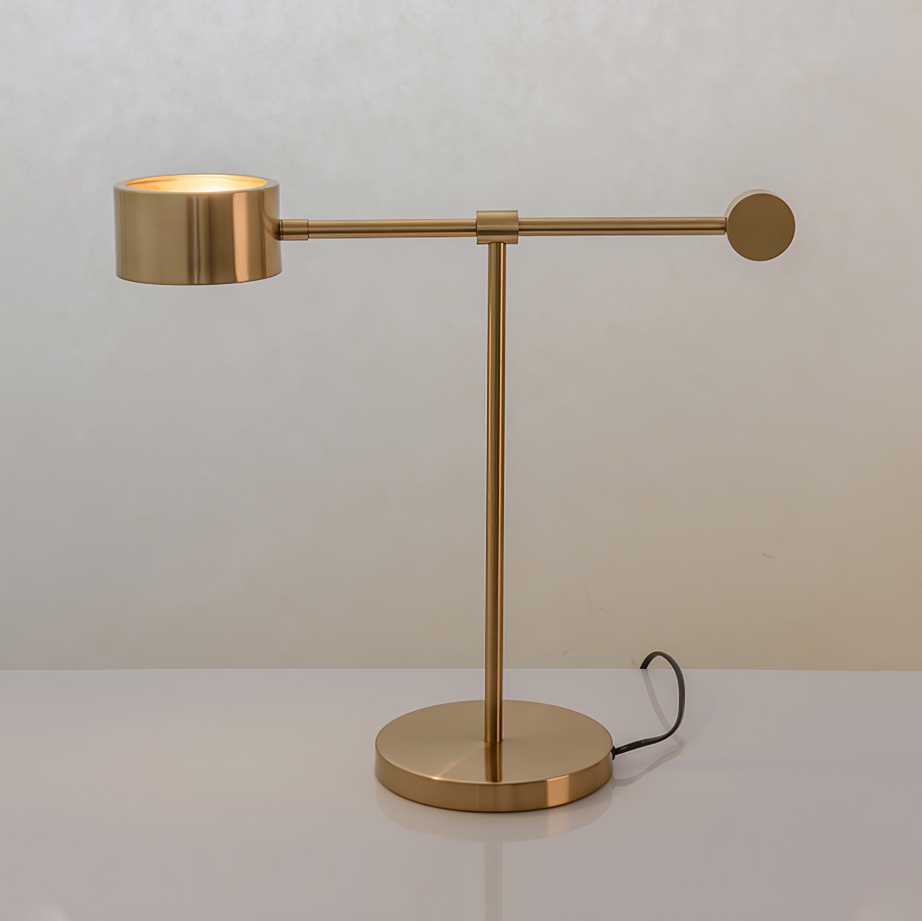Modern Gold Metal Lever Desk Lamp for Office and Study Task Lighting