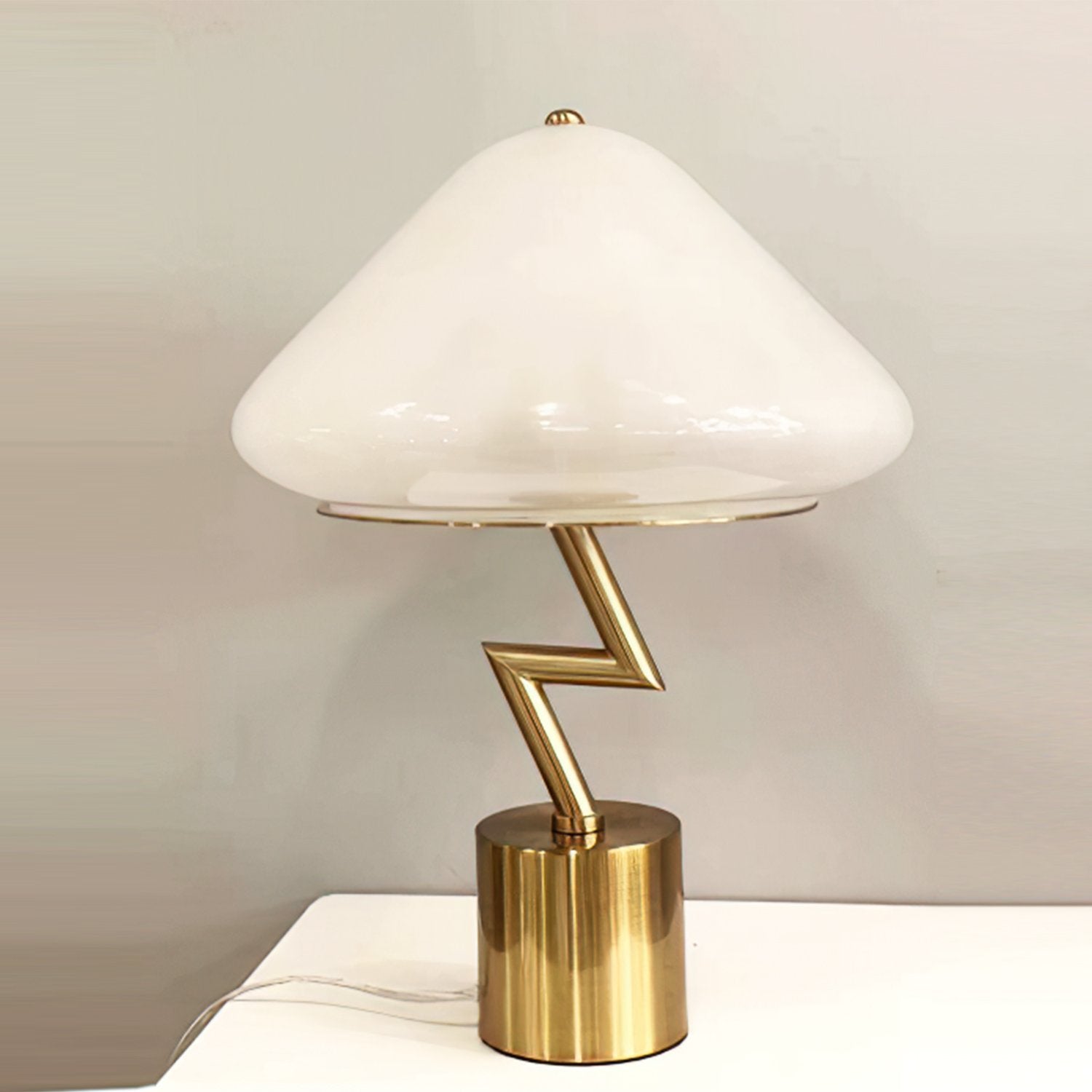 modern-hand-blown-glass-lightning-table-lamp-artistic-cloud-design-bedside-light