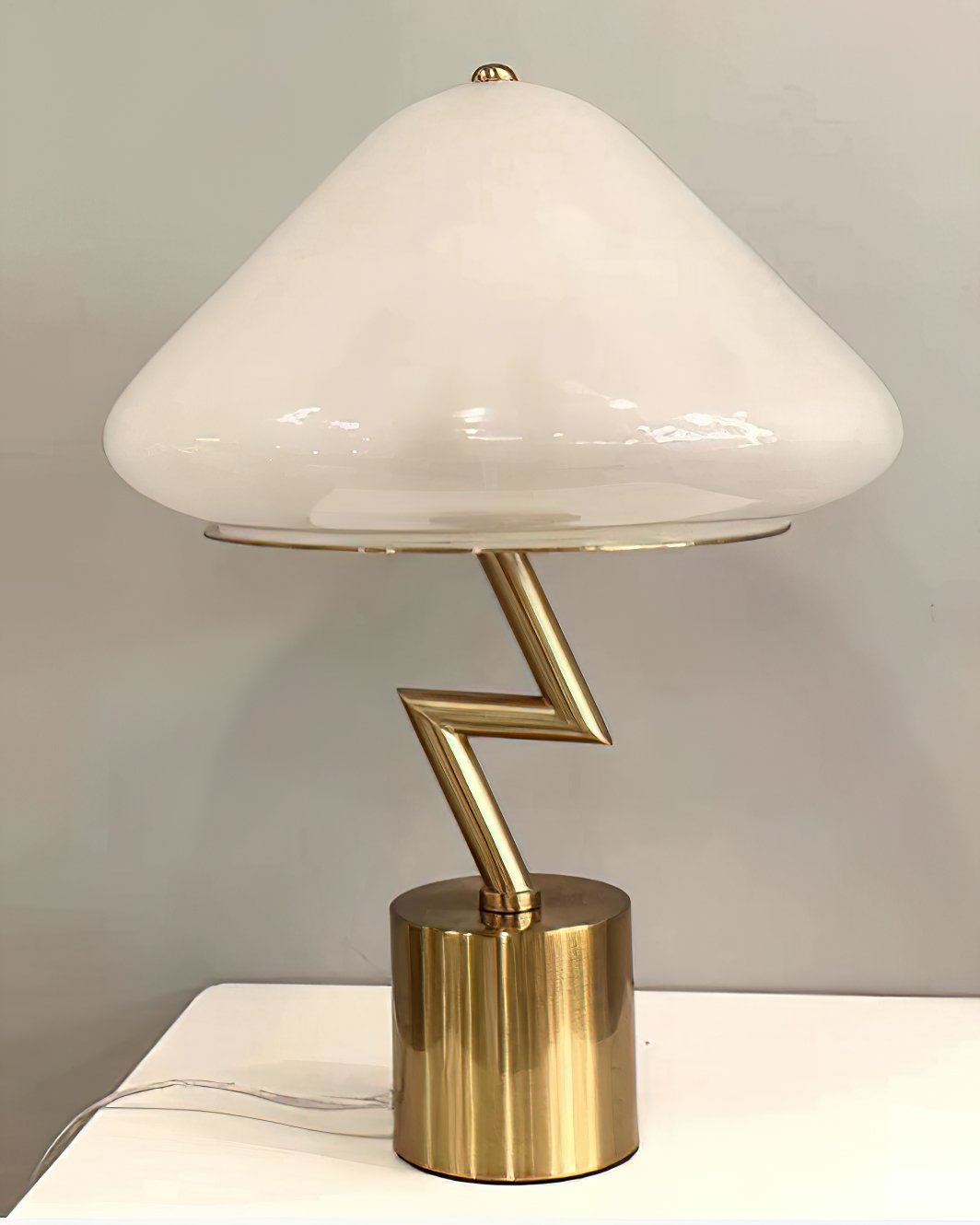 modern-hand-blown-glass-lightning-table-lamp-artistic-cloud-design-bedside-light
