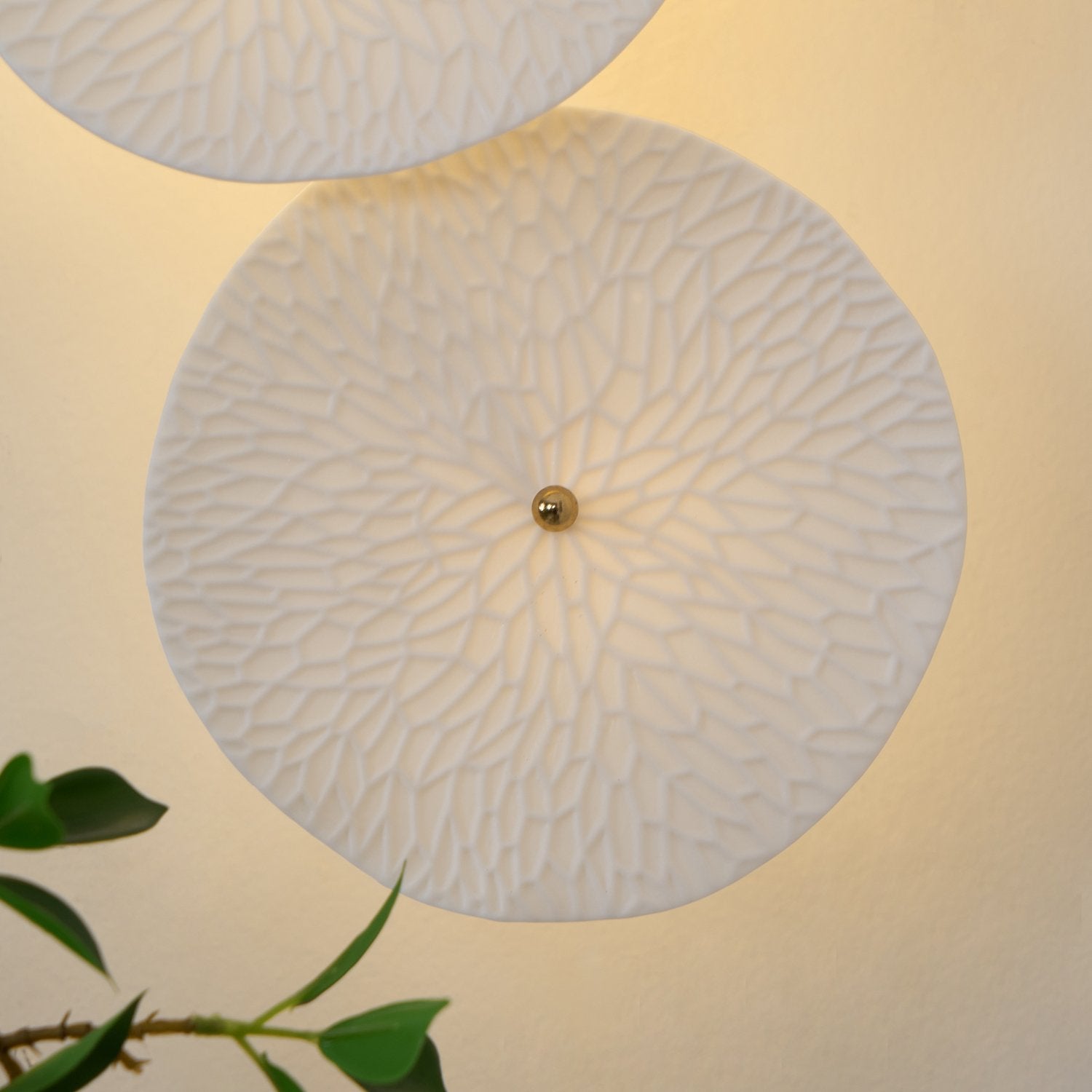 elegant-ceramic-lotus-leaf-wall-sconce-modern-gold-finish-light-for-living-room
