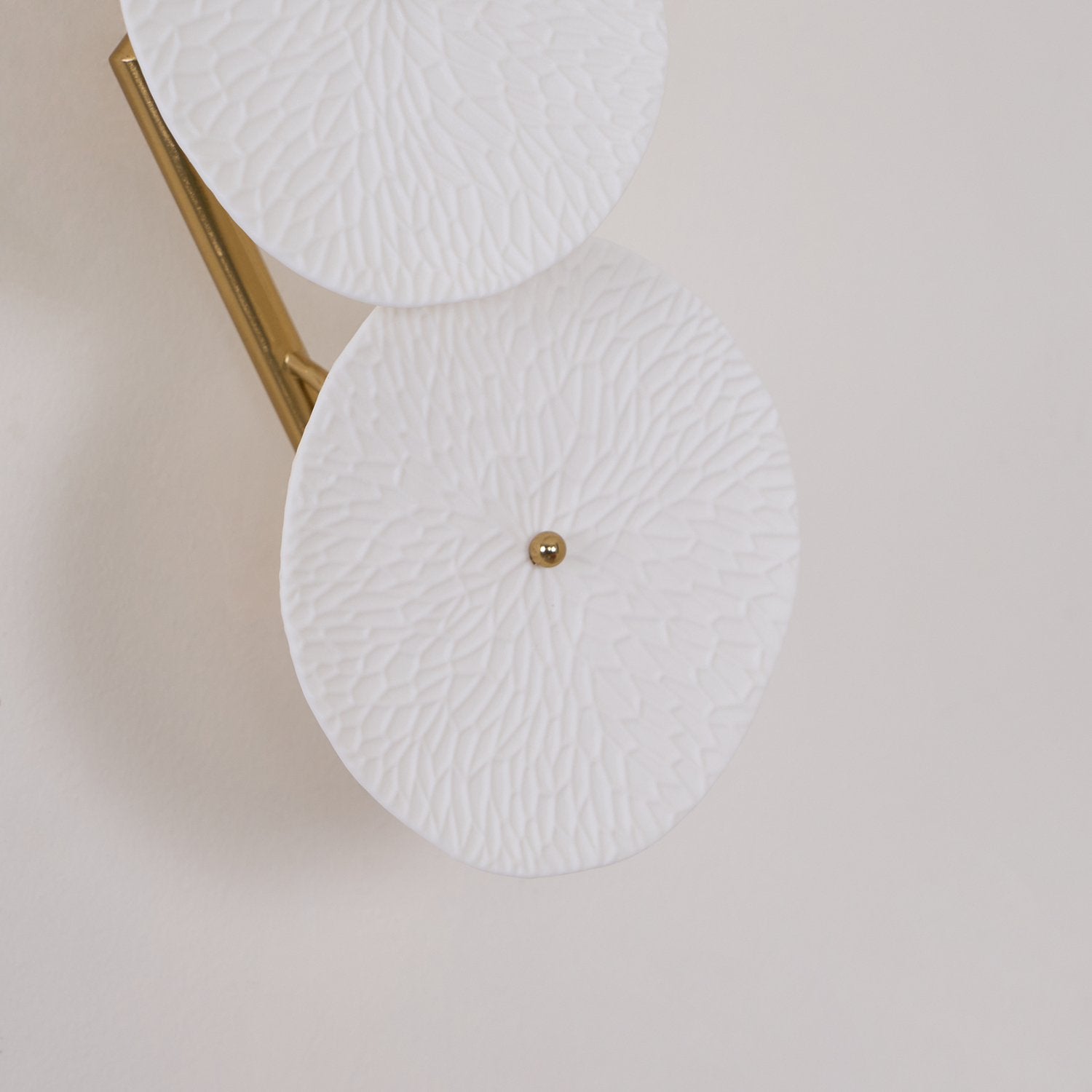 elegant-ceramic-lotus-leaf-wall-sconce-modern-gold-finish-light-for-living-room