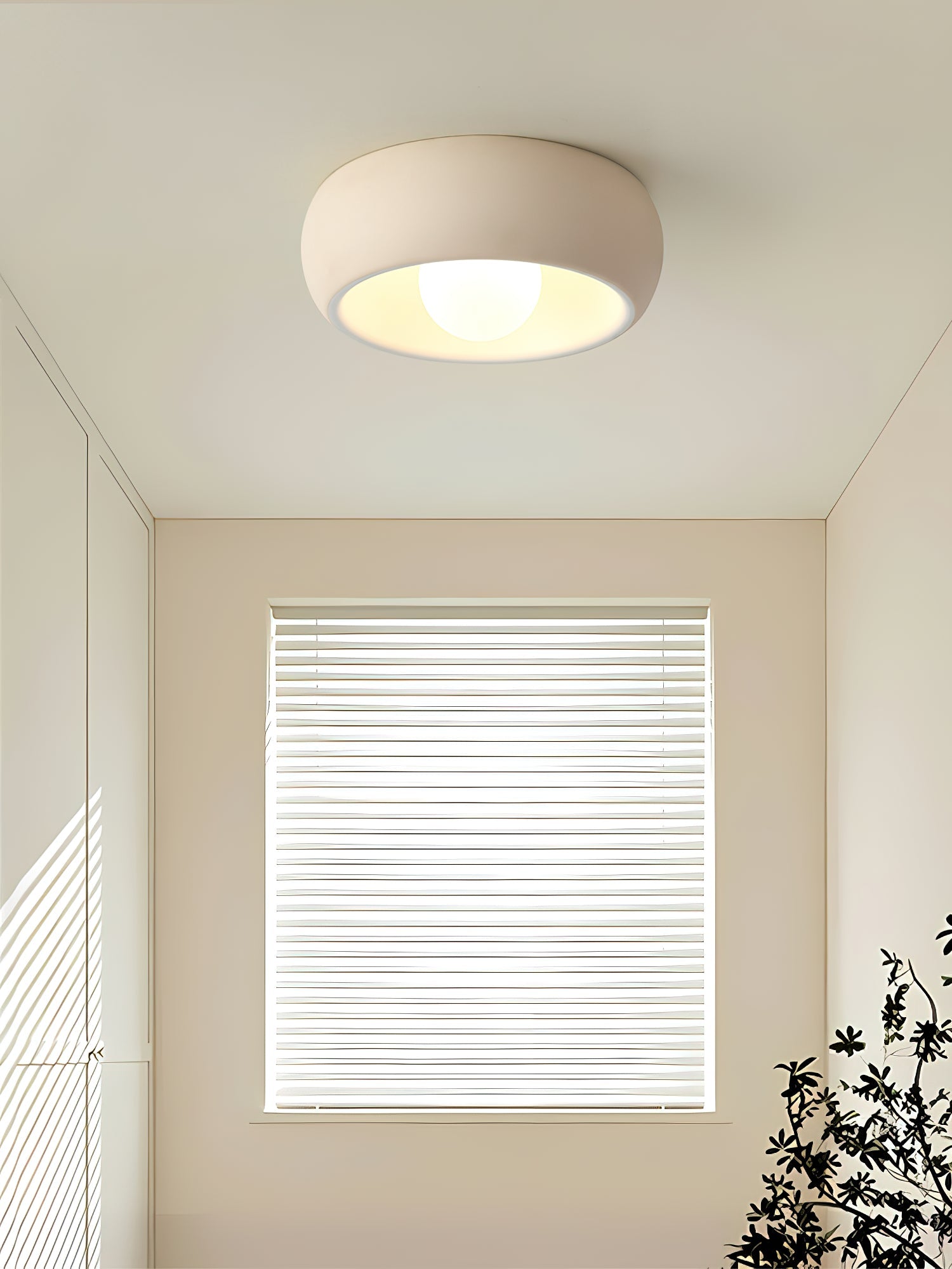 Modern Round Glass Flush Mount Ceiling Light Minimalist Louis Inspired Interior Lighting Fixture