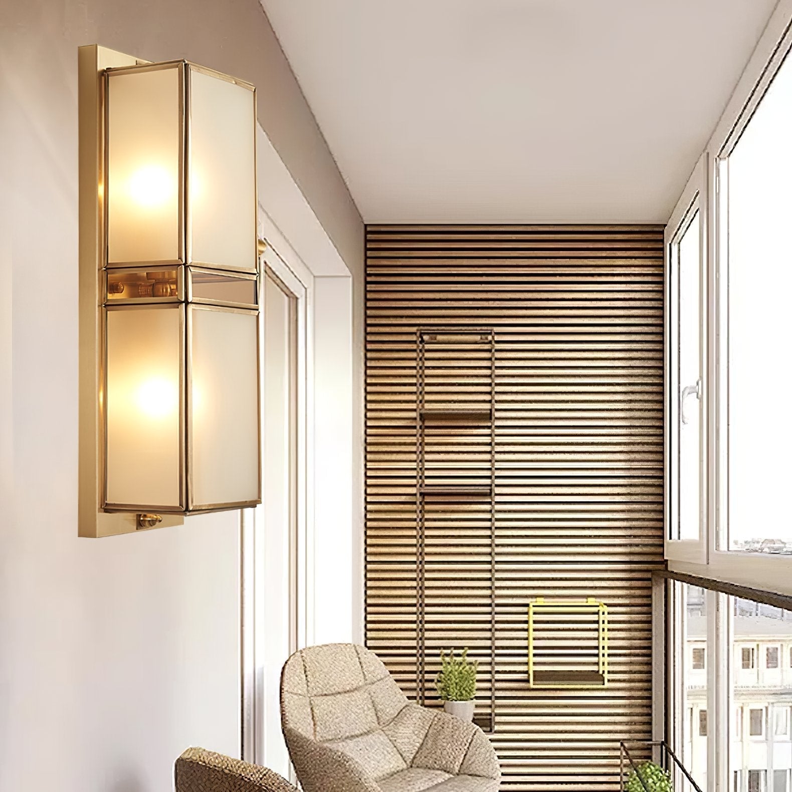 modern-brass-wall-sconce-lighting-with-elegant-handcrafted-glass-shade