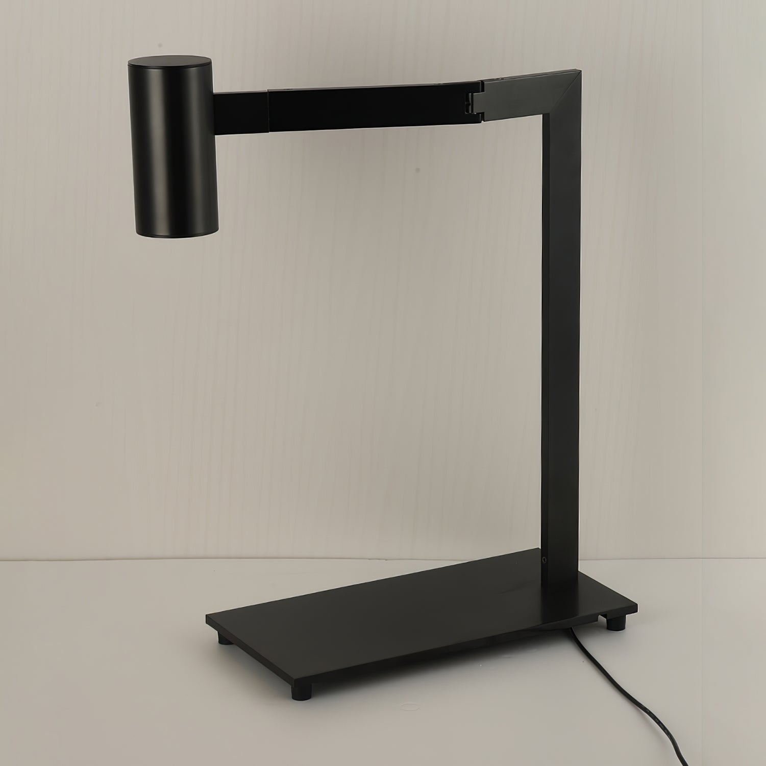 Modern Minimalist Circular LED Table Lamp with Integrated Lighting for Bedside and Desk