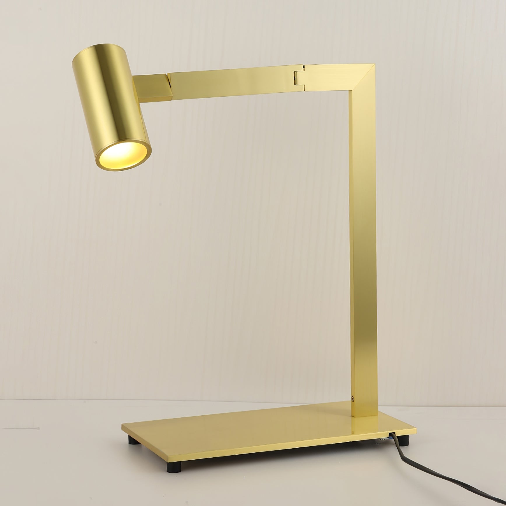 Modern Minimalist Circular LED Table Lamp with Integrated Lighting for Bedside and Desk