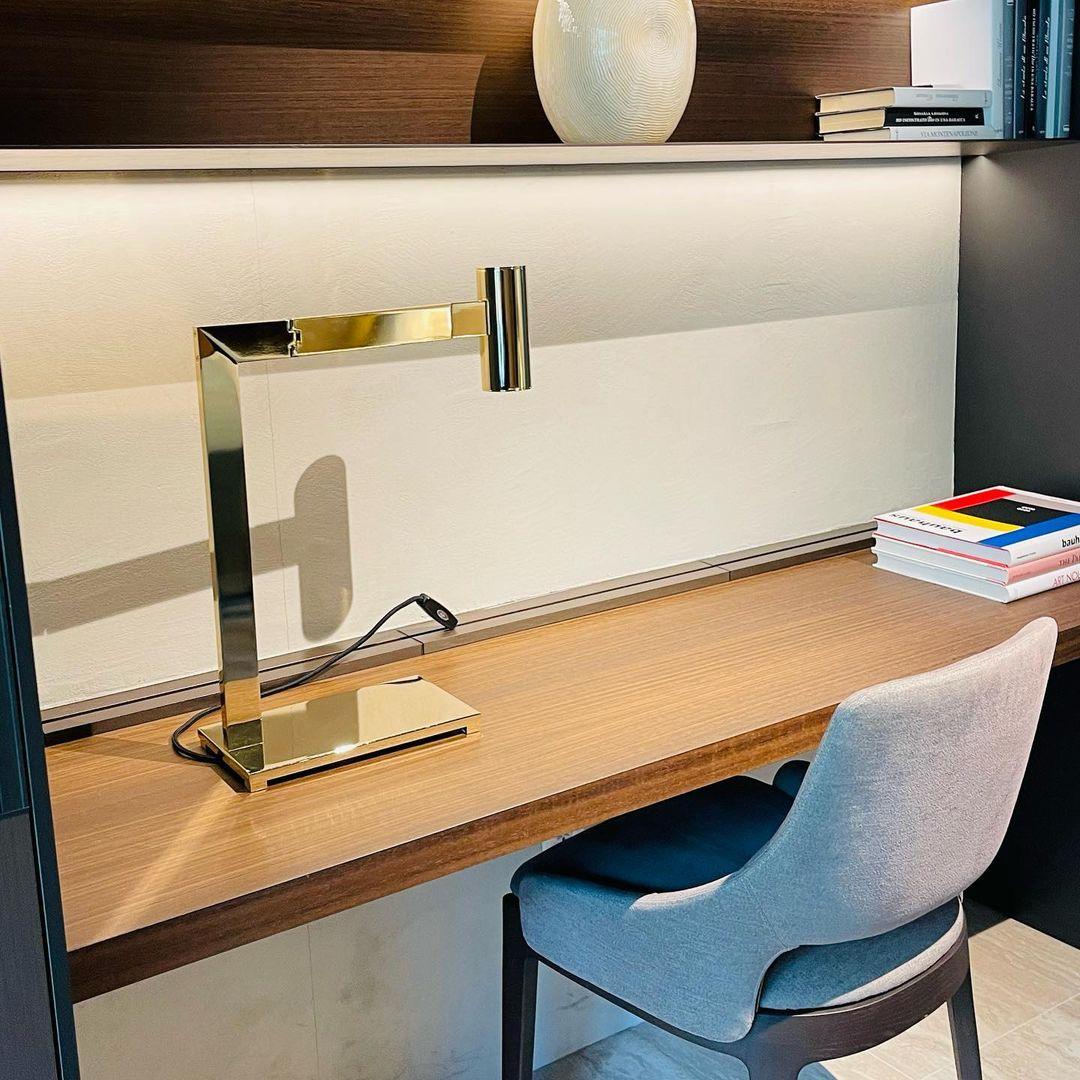 Modern Minimalist Circular LED Table Lamp with Integrated Lighting for Bedside and Desk