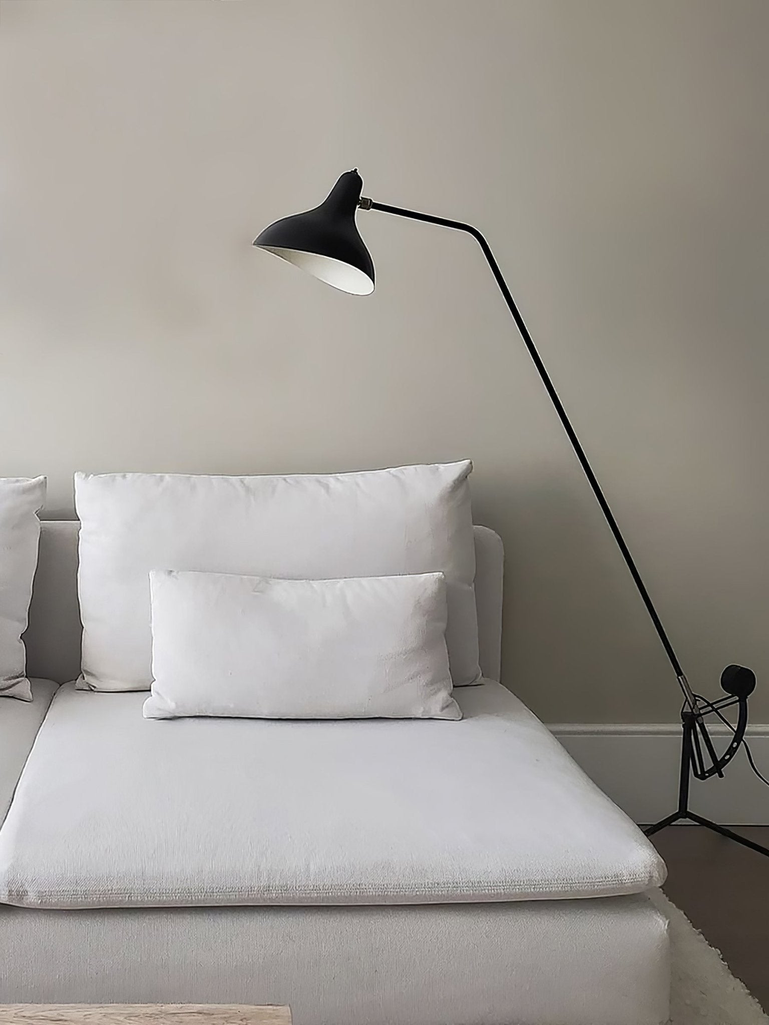 Modern Adjustable Mantis Arm Floor Lamp Rotating Industrial Metal Standing Light for Bedroom