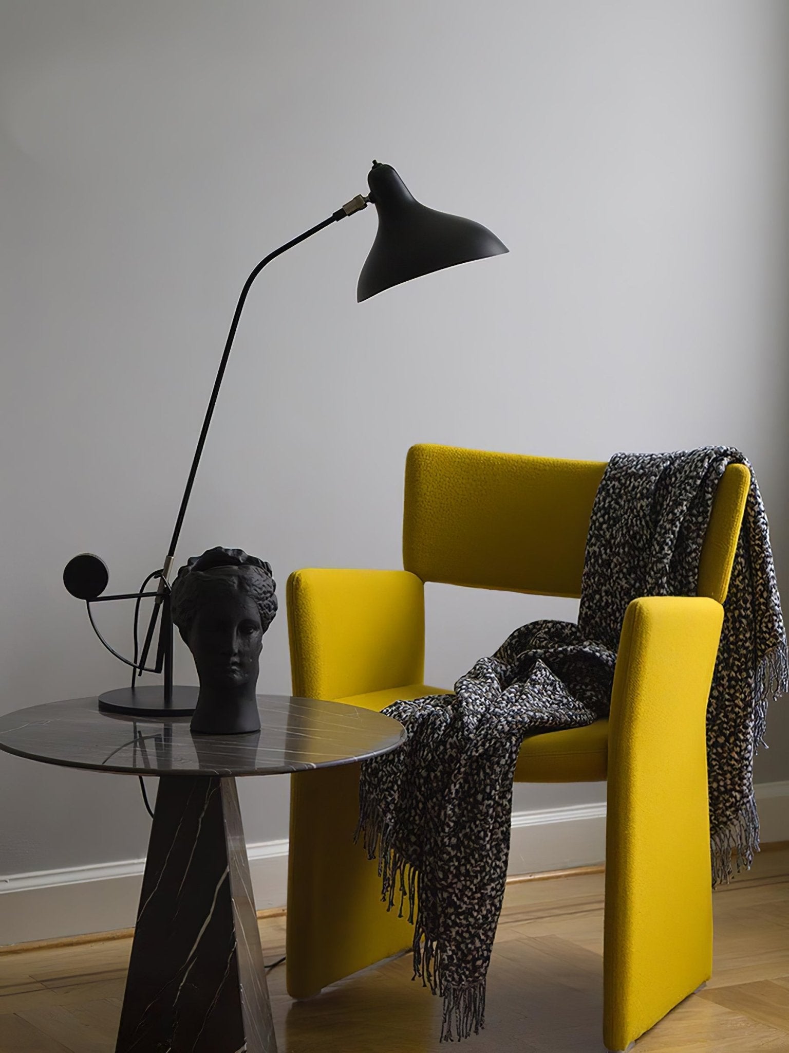 Modern Mantis Arm Table Lamp Minimalist Black Metal Desk Light for Living Room