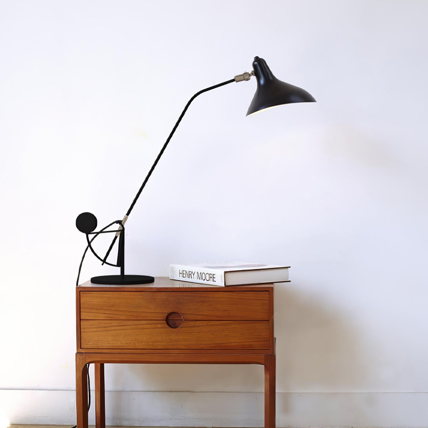 Modern Mantis Arm Table Lamp Minimalist Black Metal Desk Light for Living Room