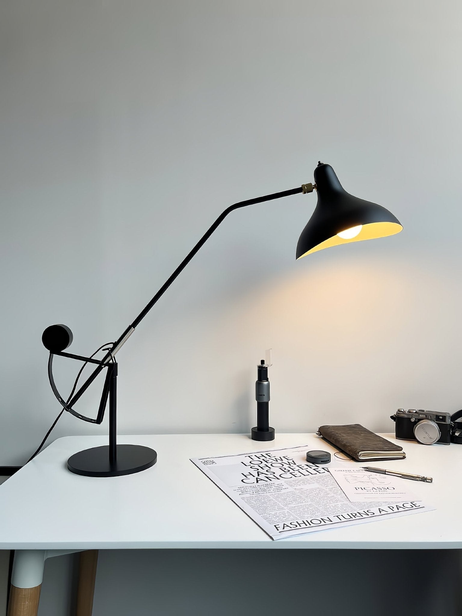 Modern Mantis Arm Table Lamp Minimalist Black Metal Desk Light for Living Room