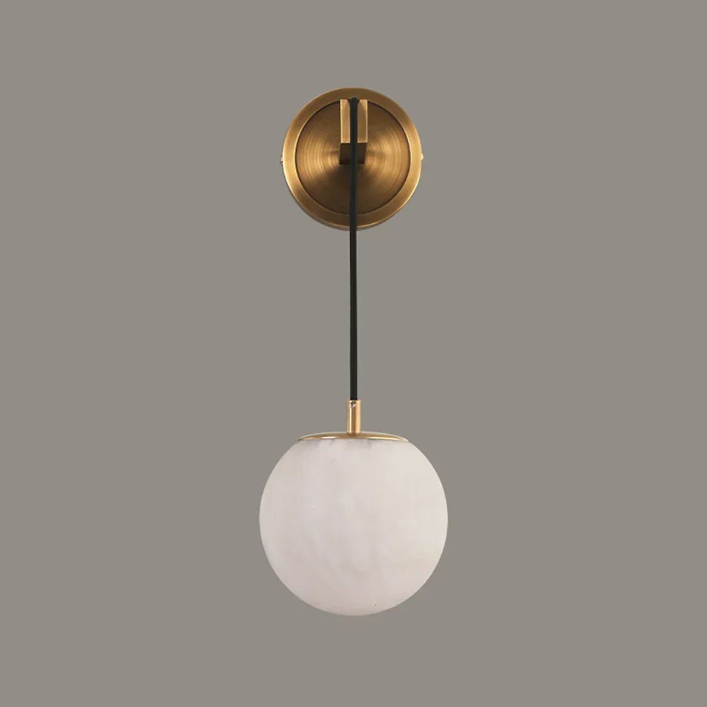 modern-alabaster-globe-wall-sconce-with-brass-accents-elegant-spherical-indoor-light