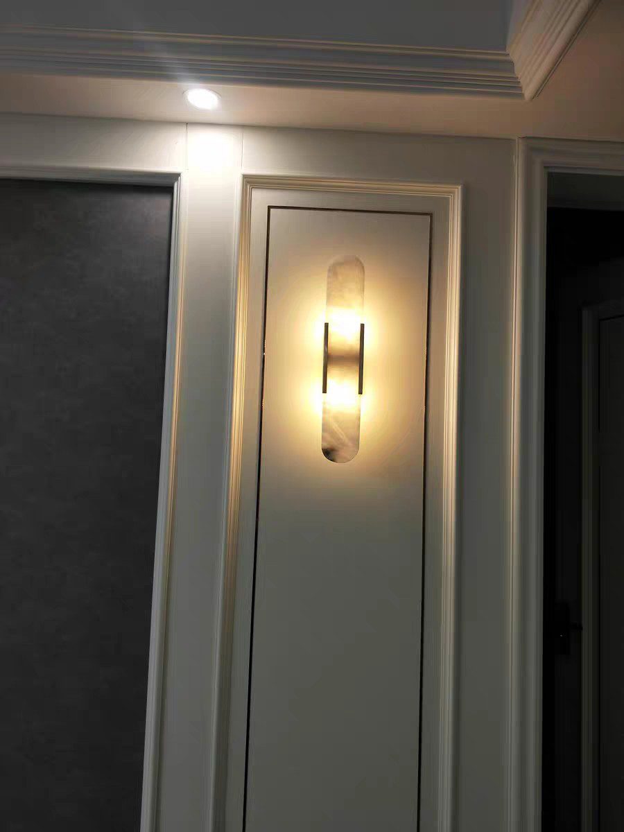 modern-elongated-alabaster-wall-sconce-luxury-natural-stone-led-light