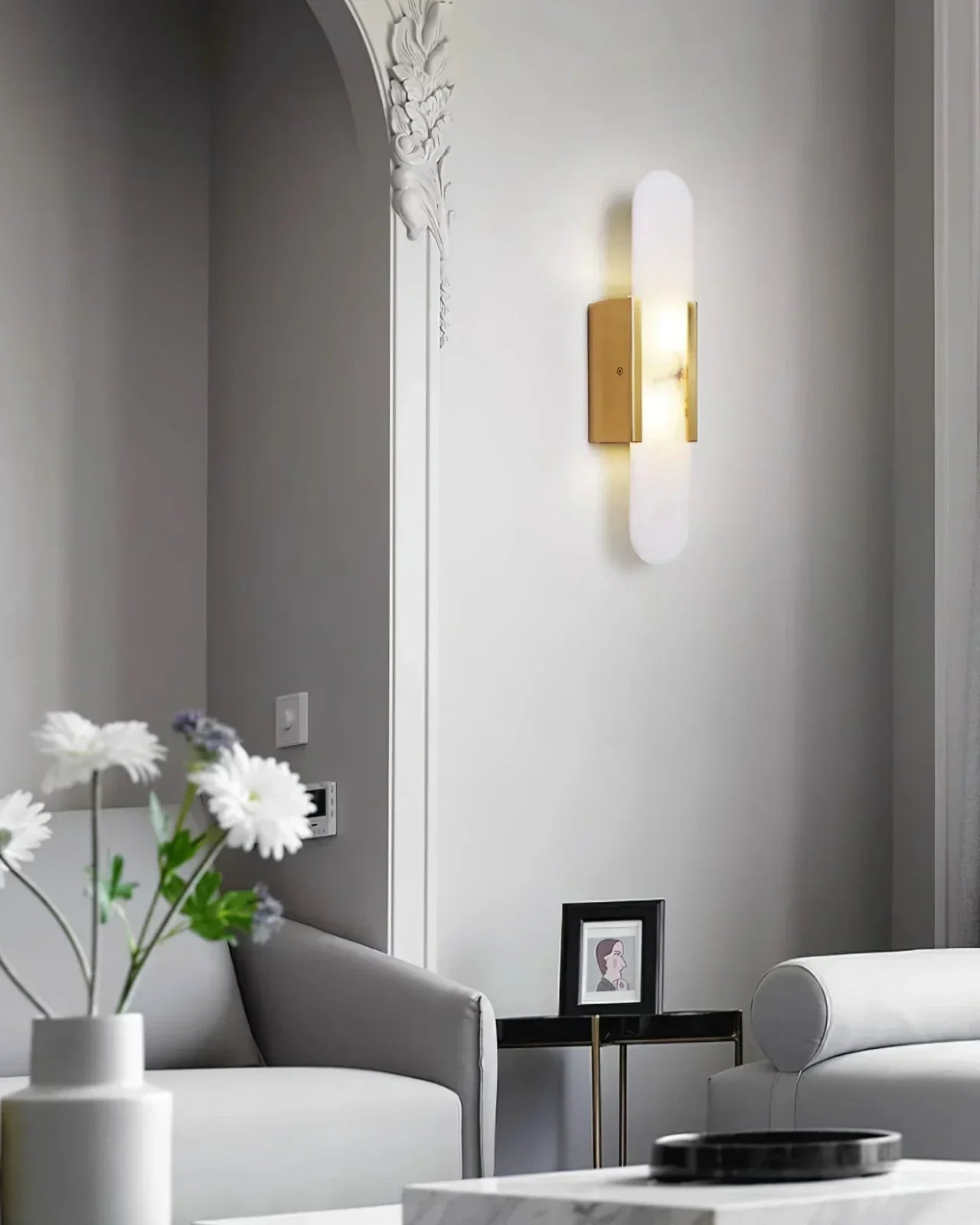 modern-elongated-alabaster-wall-sconce-luxury-natural-stone-led-light