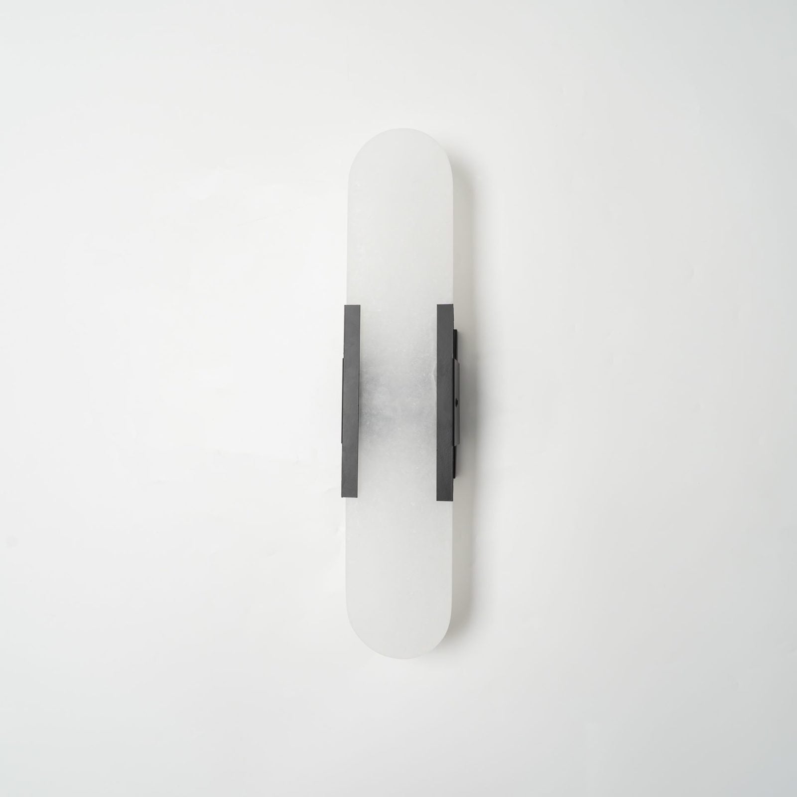 modern-elongated-alabaster-wall-sconce-luxury-natural-stone-led-light