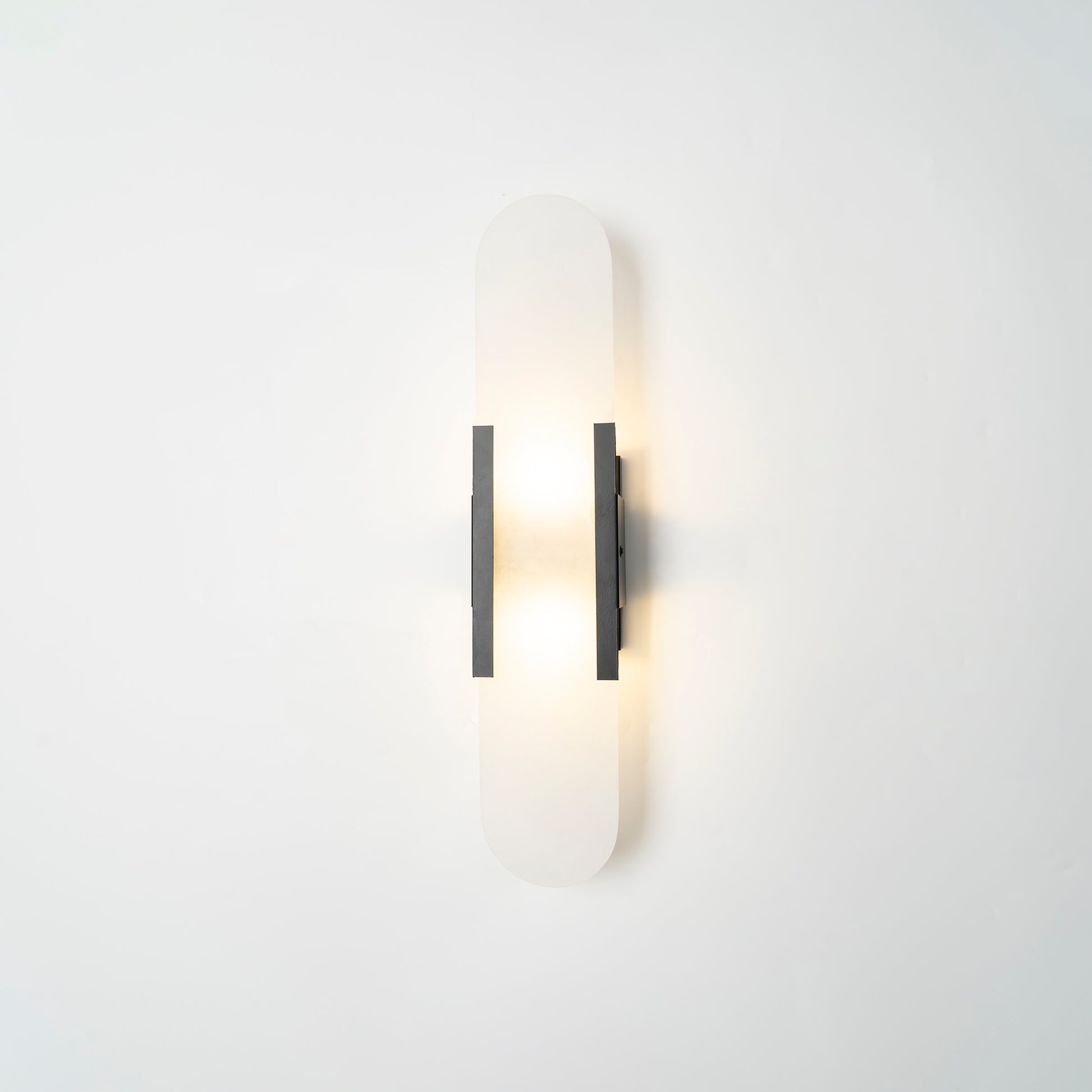 modern-elongated-alabaster-wall-sconce-with-handcrafted-stone-and-brass-finish