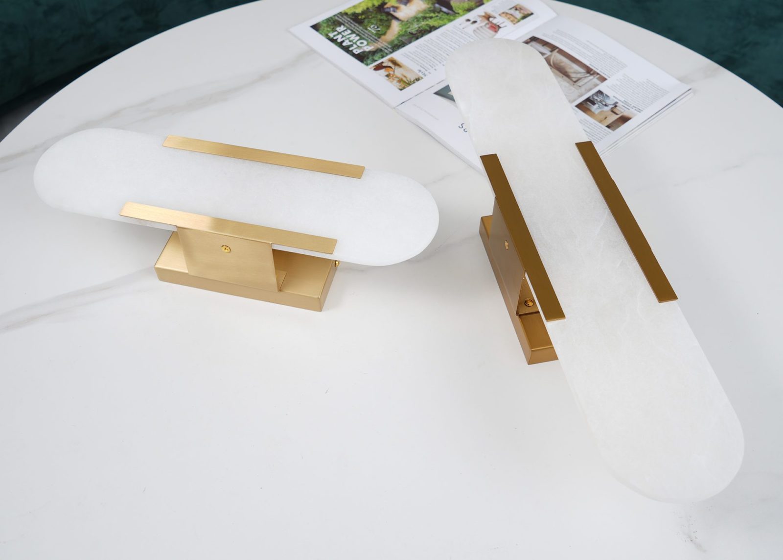 modern-elongated-alabaster-wall-sconce-luxury-natural-stone-led-light