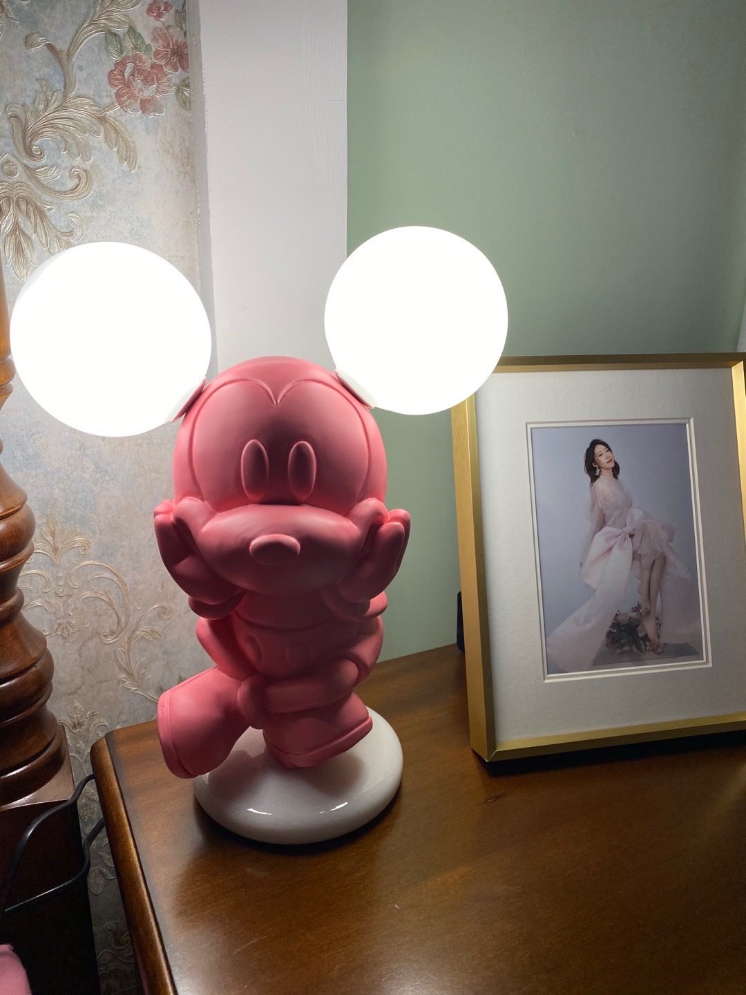 modern-mickey-resin-table-lamp-with-opal-glass-globe-for-kids-room-and-creative-home-decor