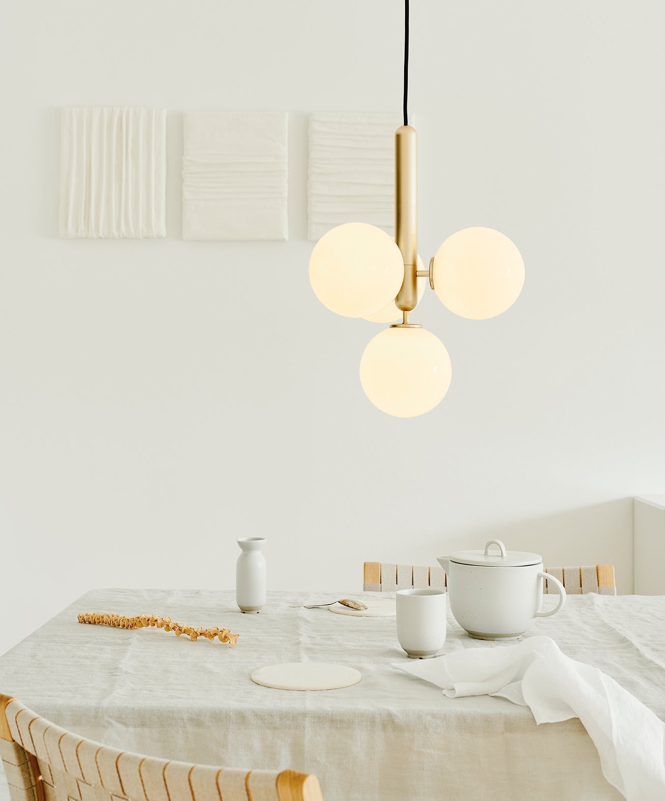 Modern Glass Sphere Pendant Light Nordic Mouth Blown Hanging Lamp for Dining Room and Kitchen