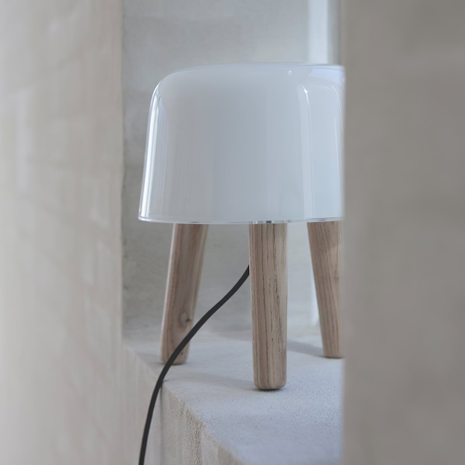 Modern Borosilicate Glass Globe Table Lamp with Solid Wood Tripod Base
