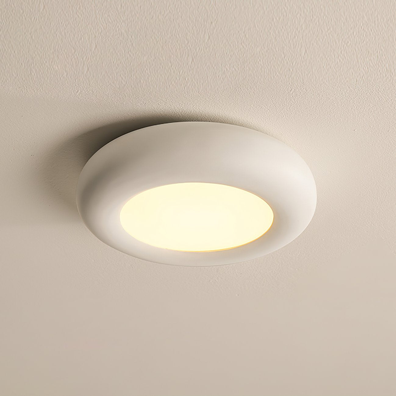minimalist-oval-flush-mount-led-ceiling-light-fixture-with-three-color-temperatures