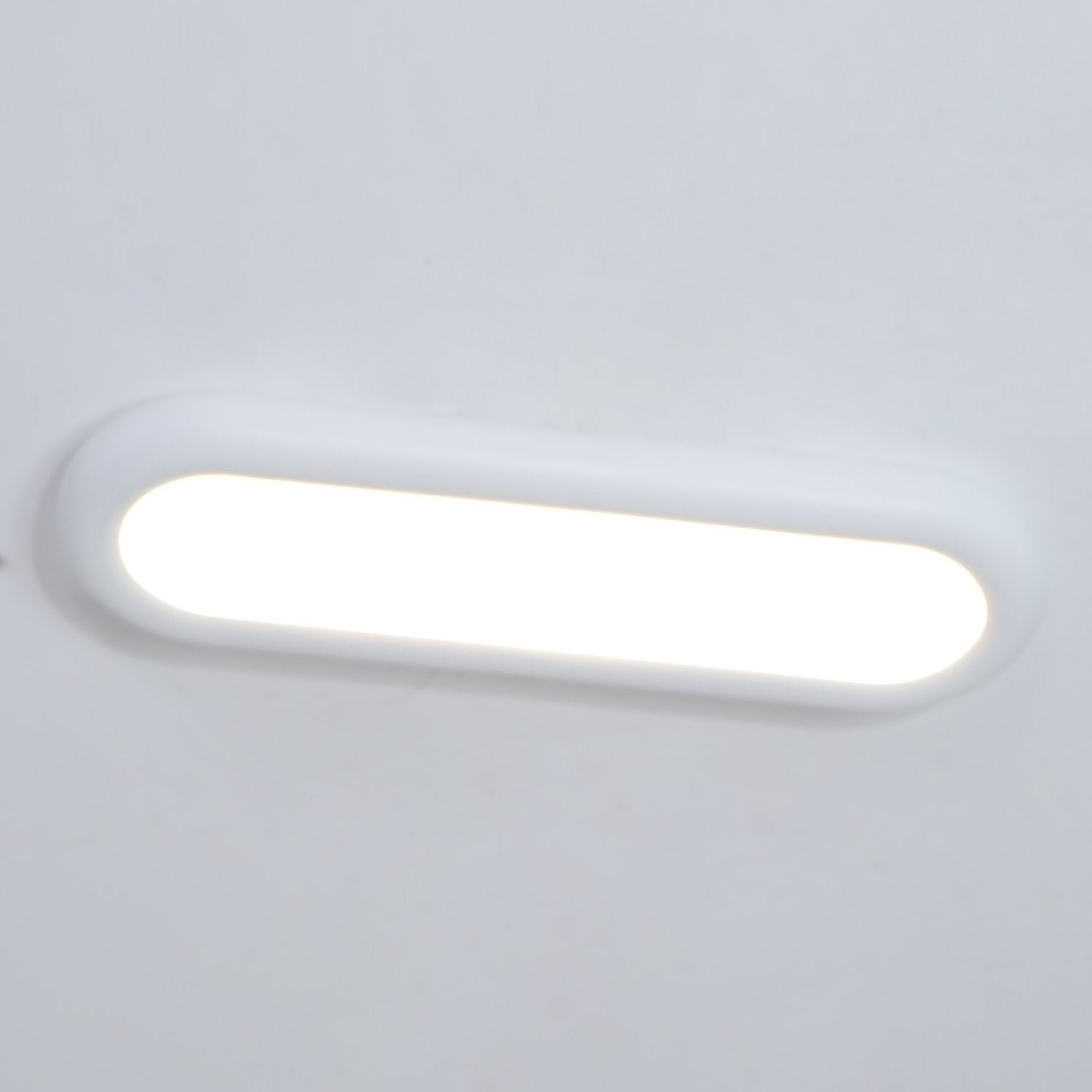 minimalist-oval-flush-mount-led-ceiling-light-fixture-with-three-color-temperatures
