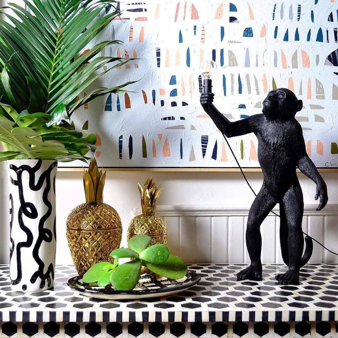 Sitting Monkey Resin Table Lamp Whimsical Animal Sculpture Desk Light for Living Room