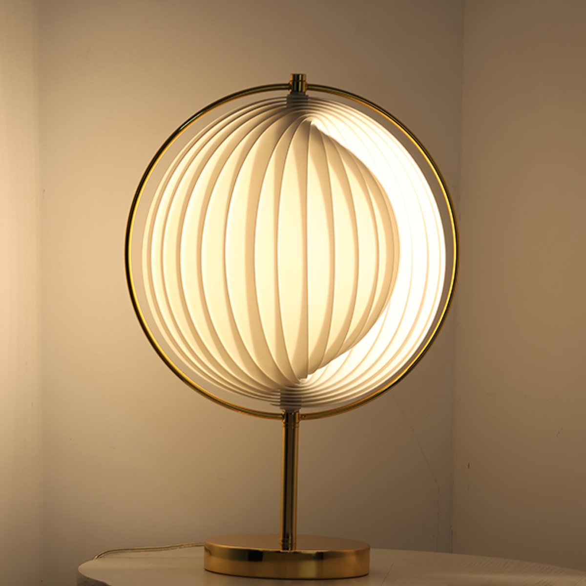 retro-mid-century-moon-kare-table-lamp-with-adjustable-globe-and-metal-base-for-stylish-interiors