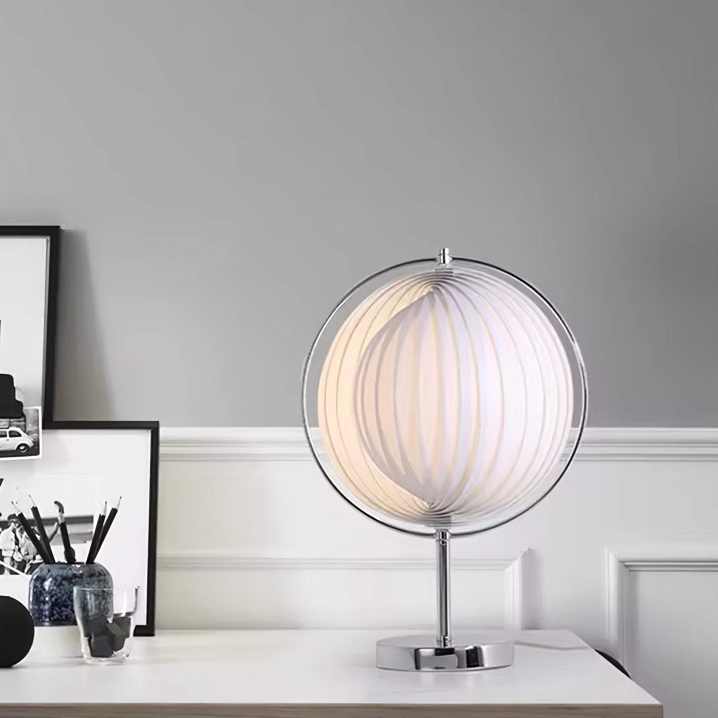 retro-mid-century-moon-kare-table-lamp-with-adjustable-globe-and-metal-base-for-stylish-interiors