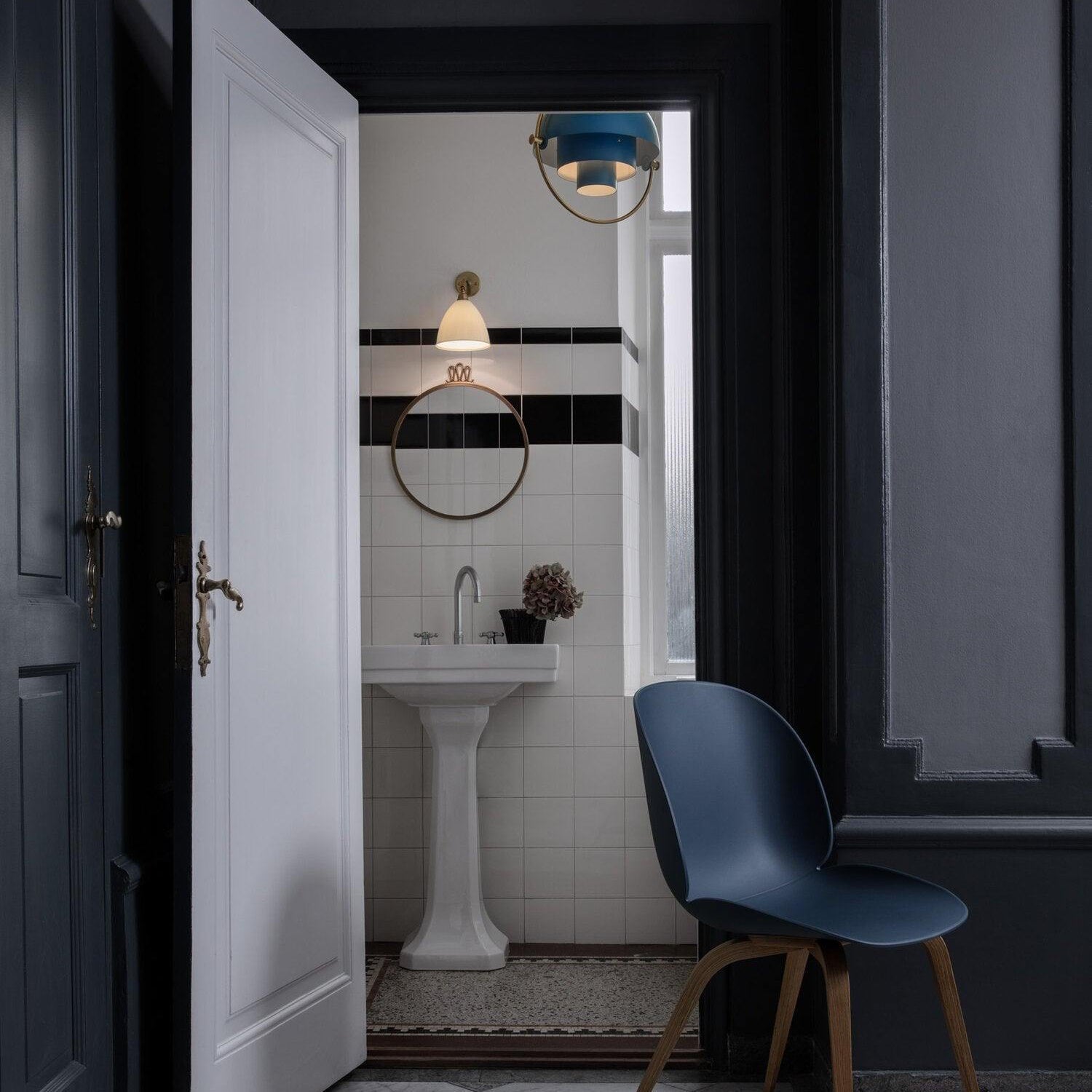 Modern Adjustable Deformed Ball Pendant Light with Multi Lite Shade Design for Dining Room