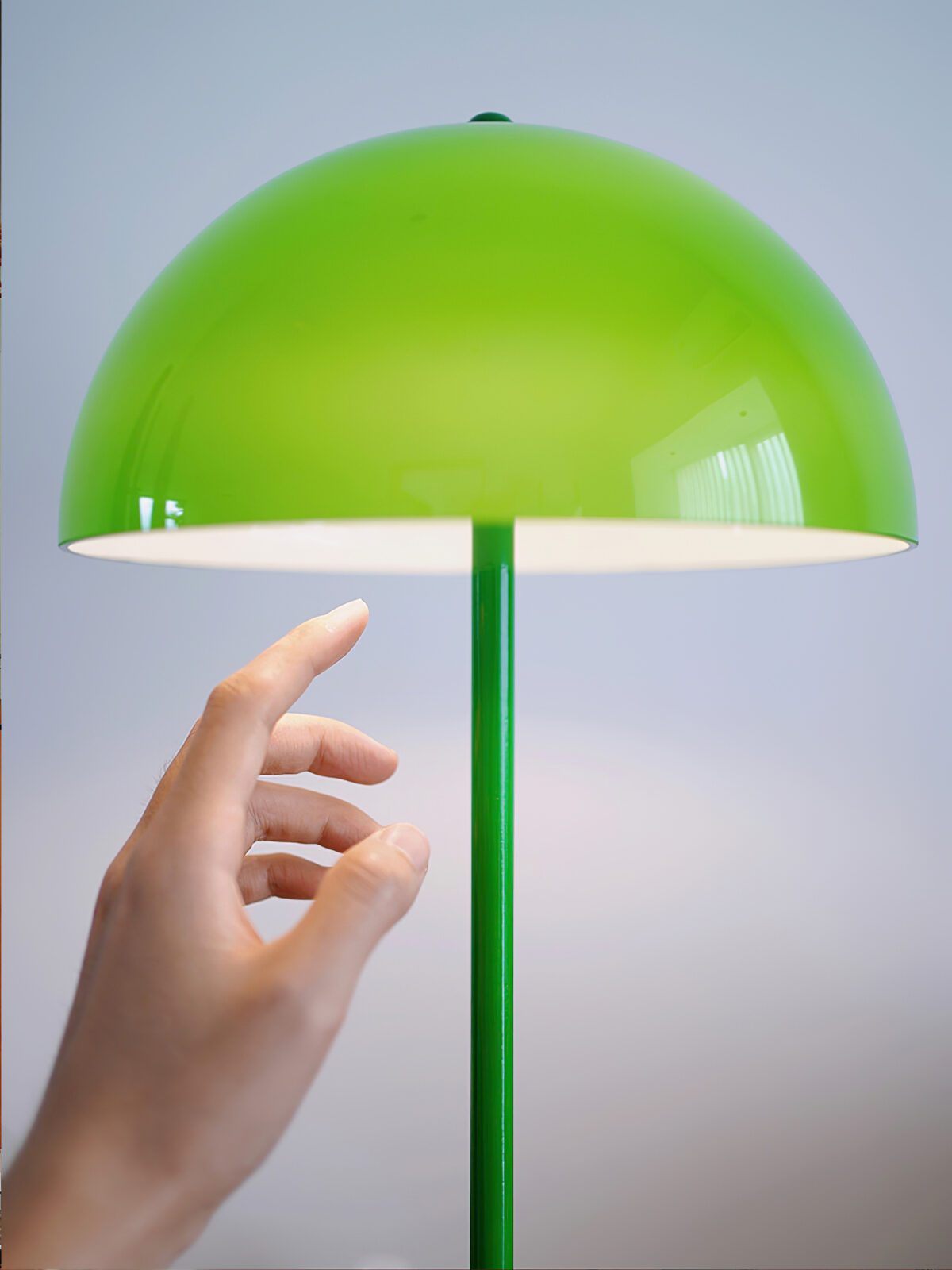modern-mung-bean-sprout-banker-style-table-lamp-with-green-glass-shade