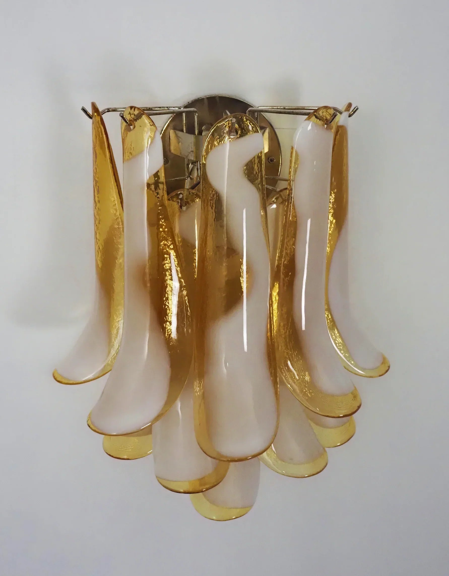 mid-century-murano-style-caramel-glass-petal-wall-sconce-light-fixture-for-elegant-home-decor