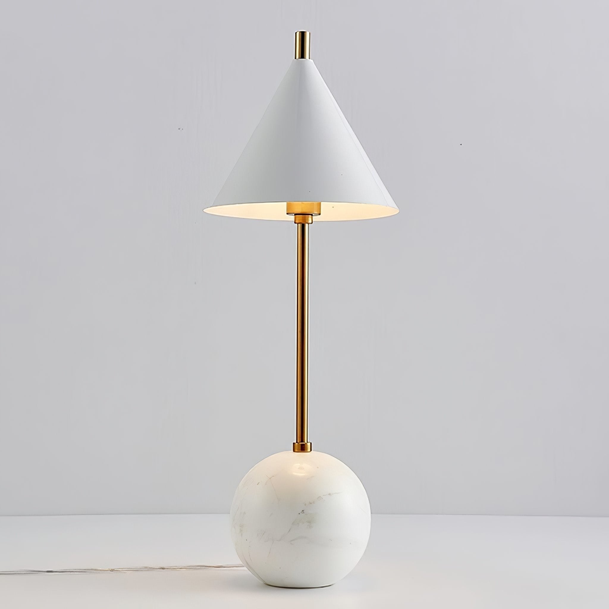 modern-murdock-gold-table-lamp-with-marble-base-and-integrated-led-lighting