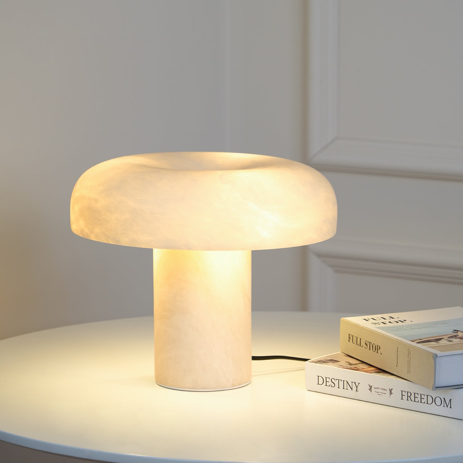 Modern Mushroom Alabaster Table Lamp Elegant Bedside Light with Brass Details for Living Room