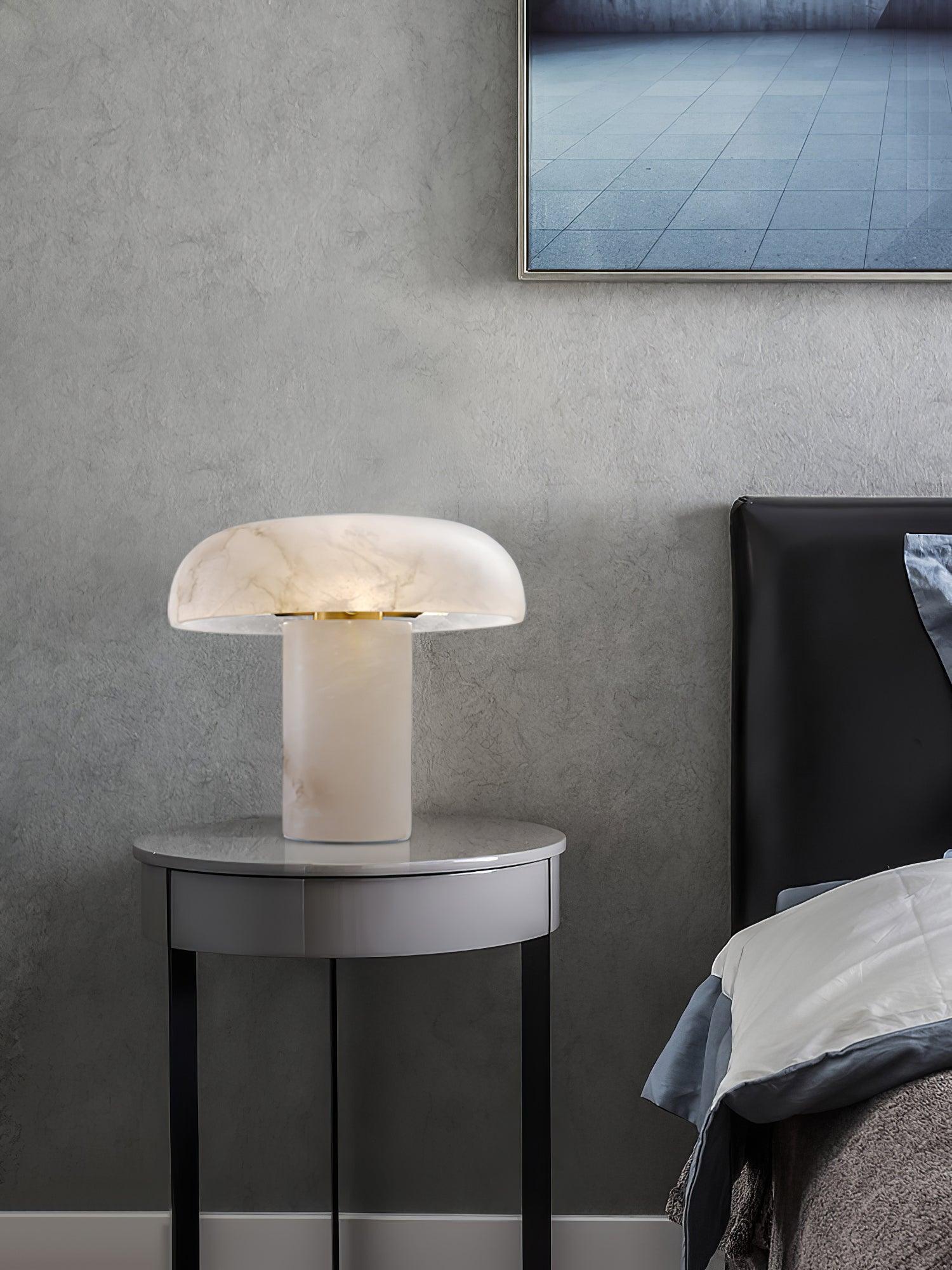 Modern Mushroom Alabaster Table Lamp Elegant Bedside Light with Brass Details for Living Room