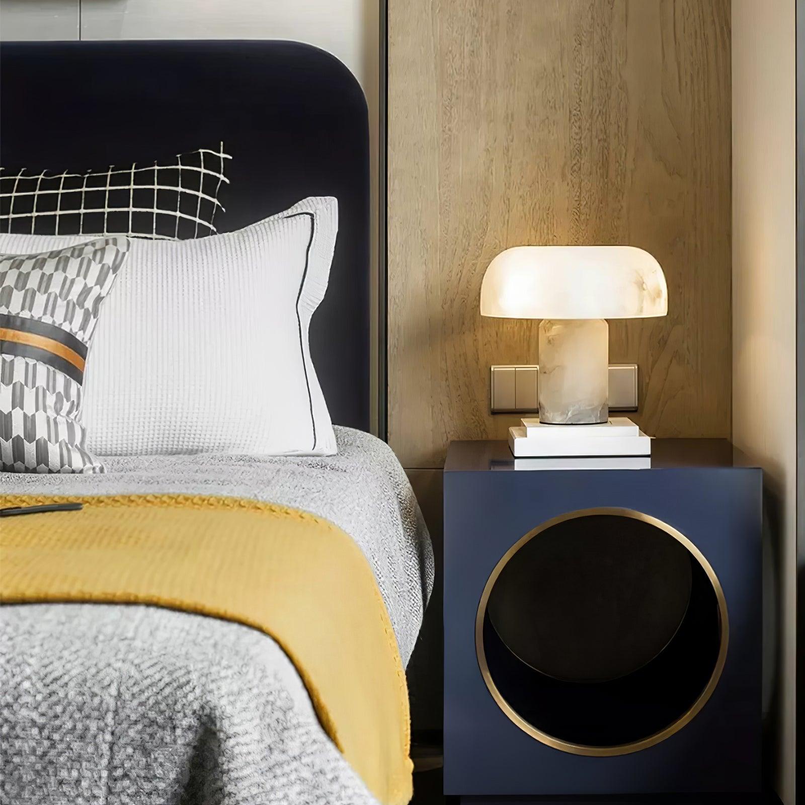 Modern Mushroom Alabaster Table Lamp Elegant Bedside Light with Brass Details for Living Room