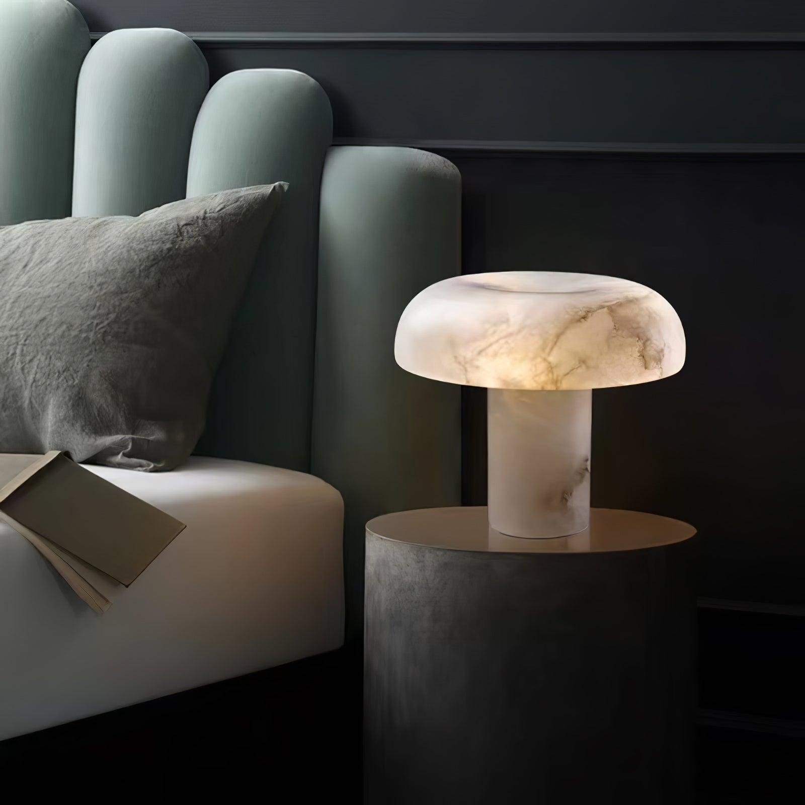 Modern Mushroom Alabaster Table Lamp Elegant Bedside Light with Brass Details for Living Room