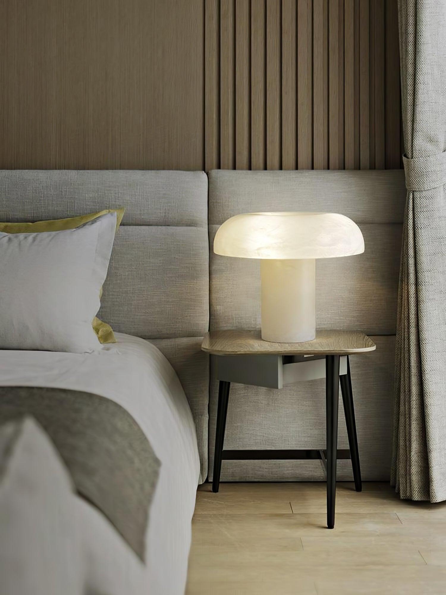Modern Mushroom Alabaster Table Lamp Elegant Bedside Light with Brass Details for Living Room