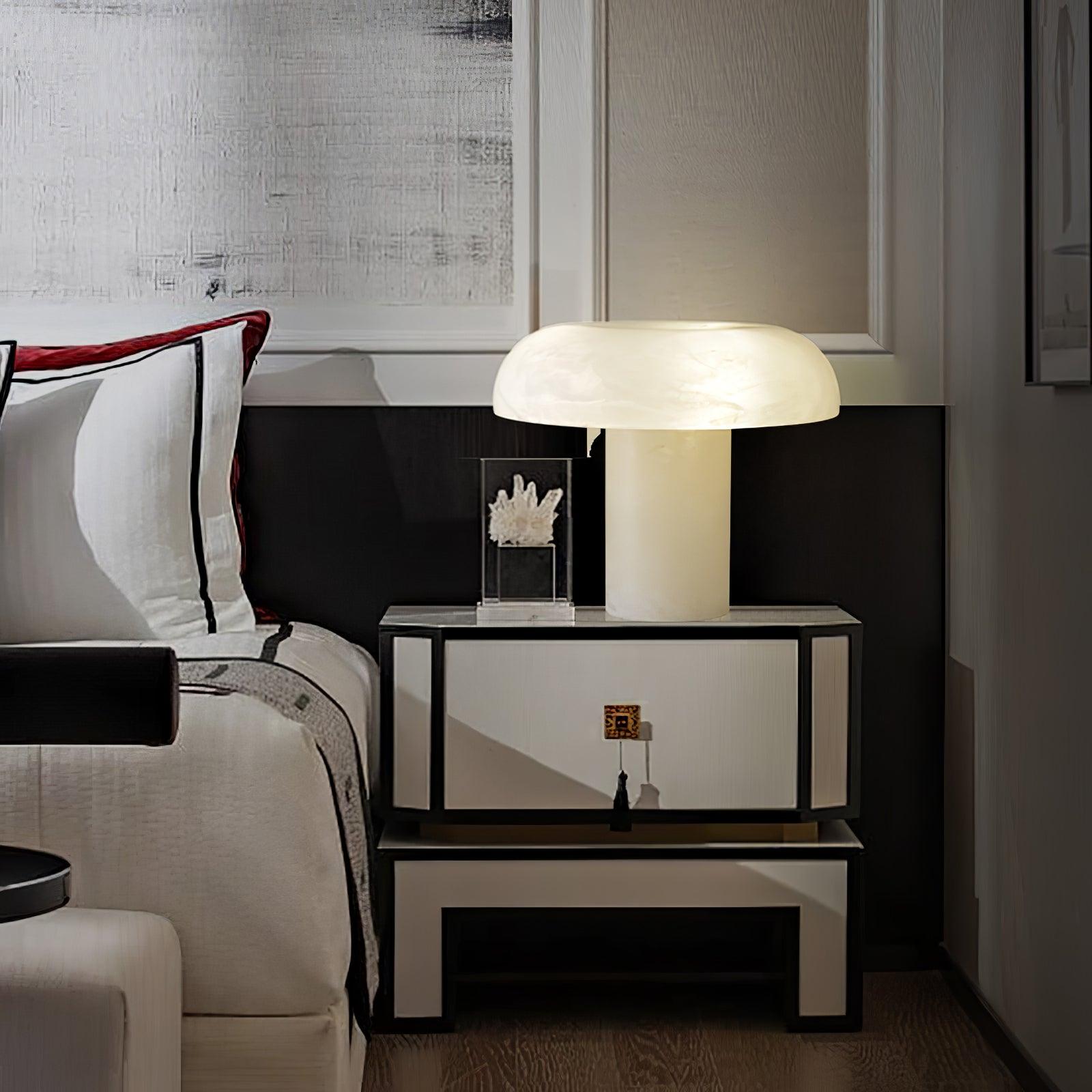 Modern Mushroom Alabaster Table Lamp Elegant Bedside Light with Brass Details for Living Room