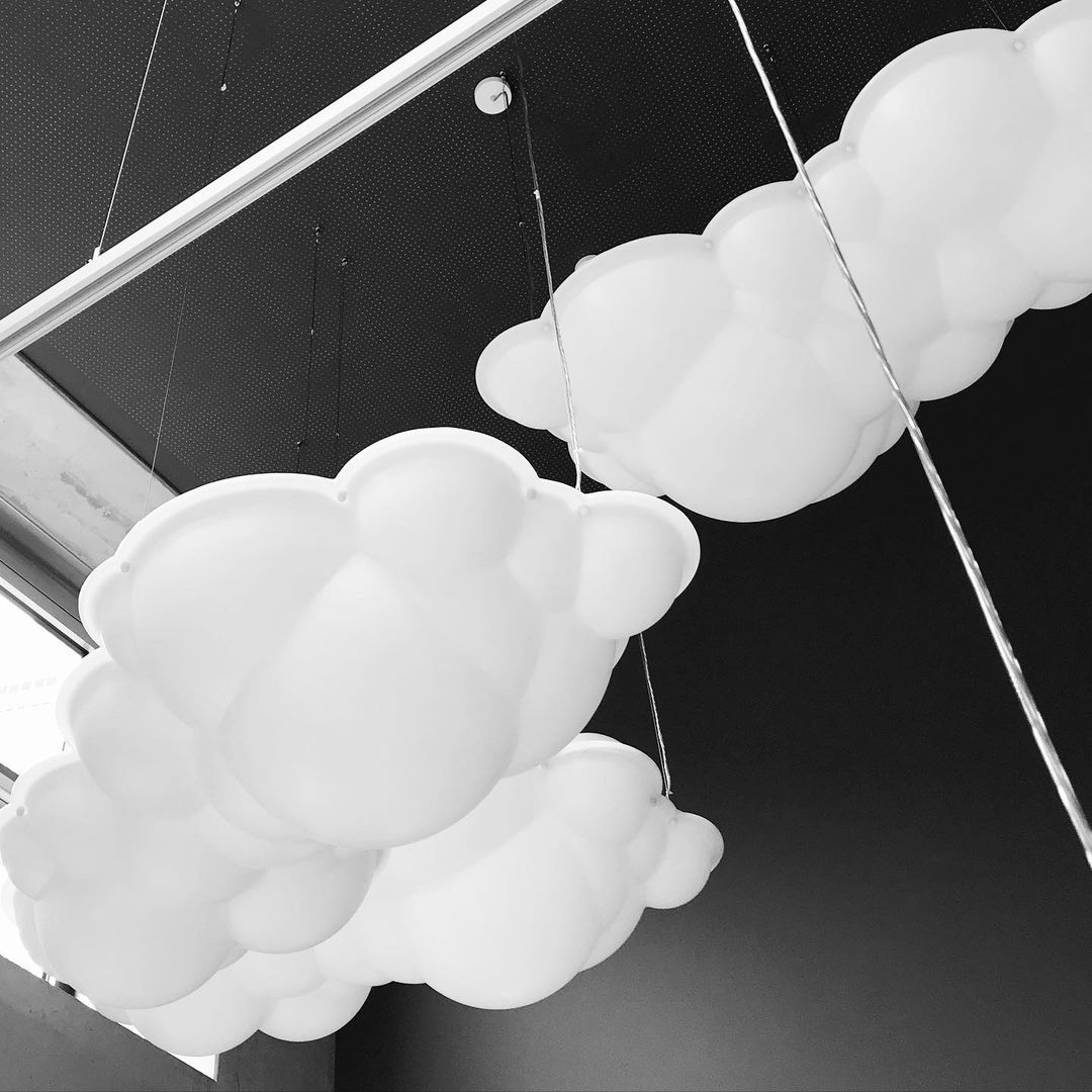 modern-white-cloud-shaped-pendant-light-minimalist-floating-led-ceiling-lamp-for-living-room