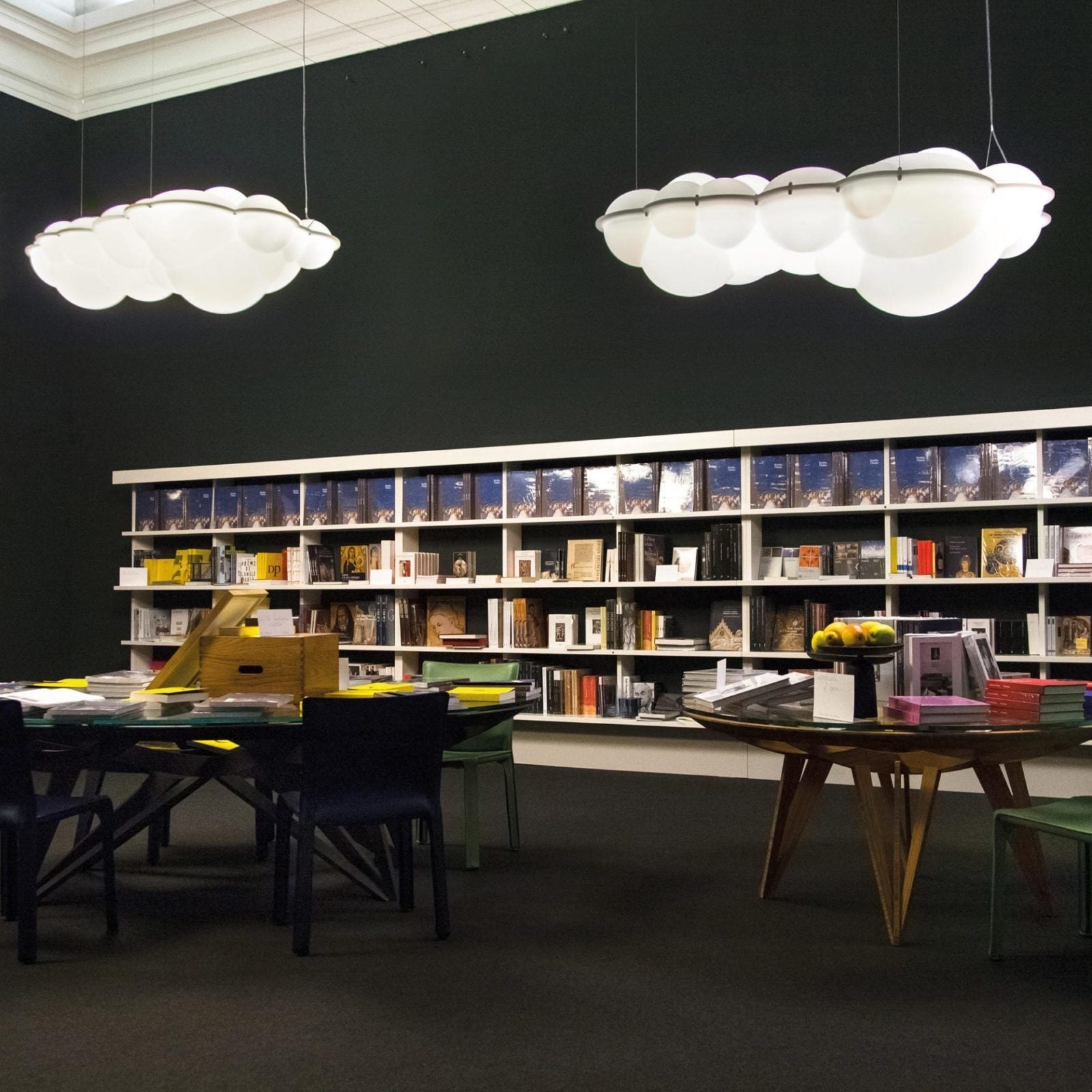 modern-white-cloud-shaped-pendant-light-minimalist-floating-led-ceiling-lamp-for-living-room