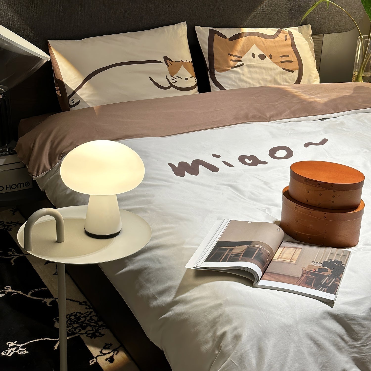 Obello Cordless Portable LED Table Lamp Battery Powered Space Age Indoor Mood Lighting White