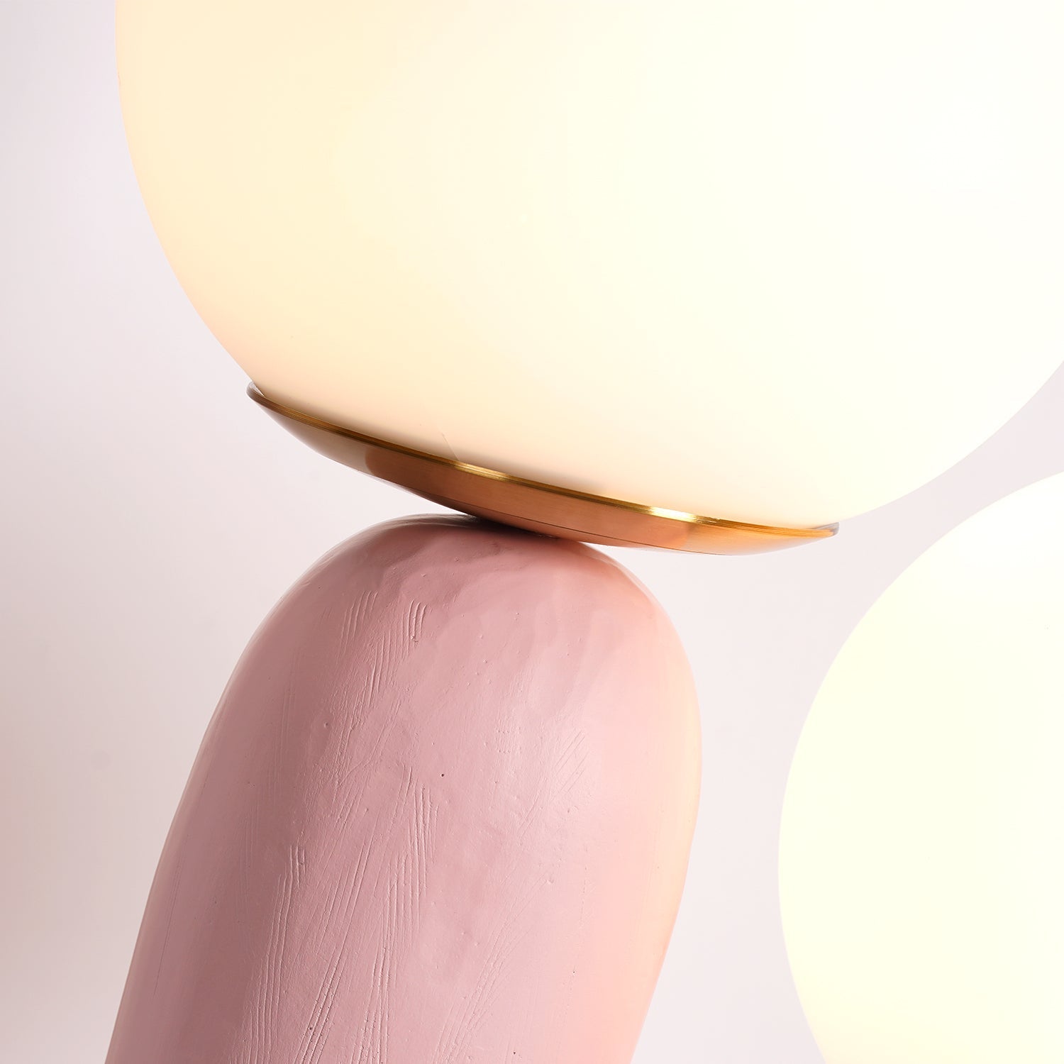 modern-resin-globe-table-lamp-with-sculptural-base-for-designer-home-decor