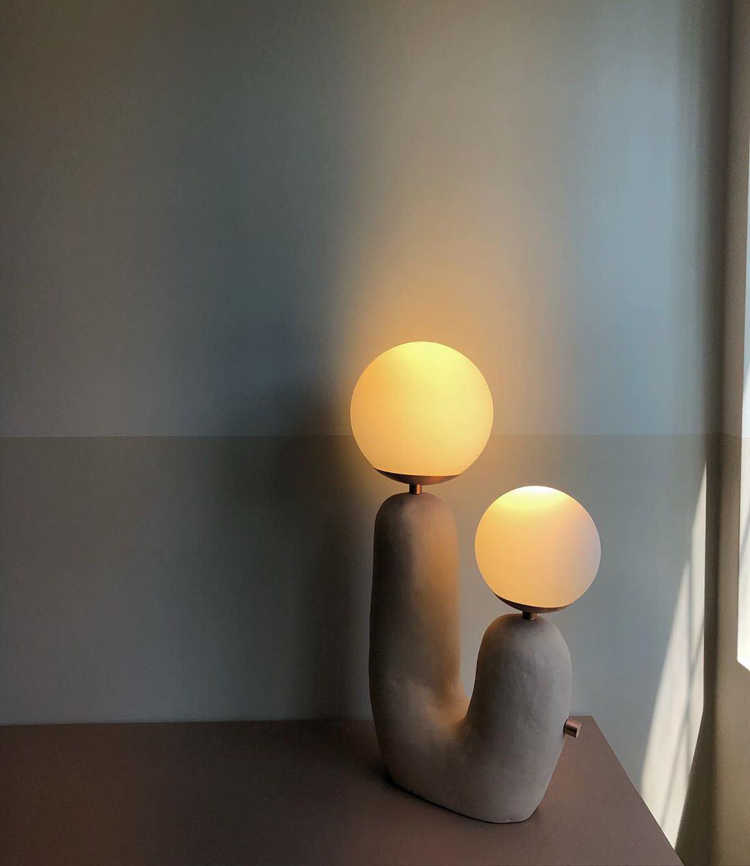 Modern Geometric Resin and Glass Table Lamp with Contemporary Sculptural Design