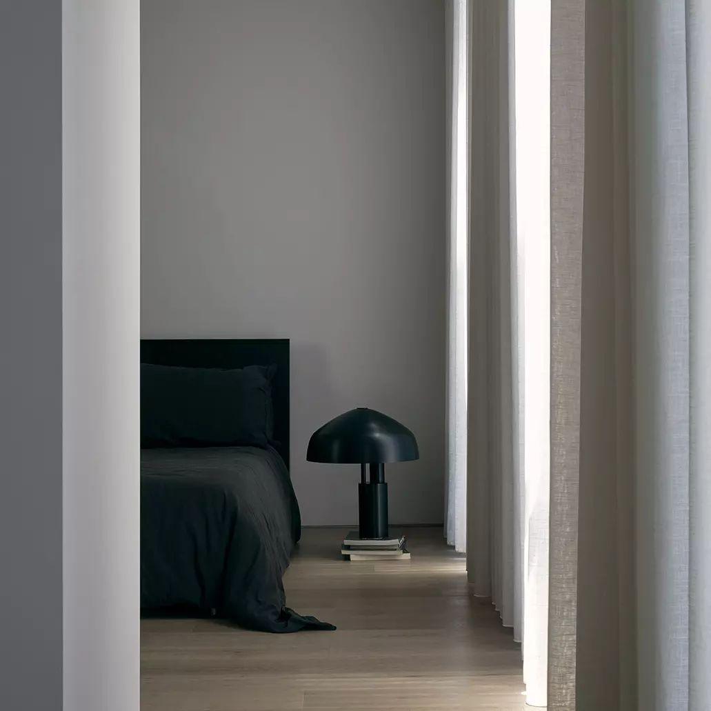 Modern Orbital Rotation Desk Lamp with Magnetic Adjustable Shade and Minimalist Metal Design