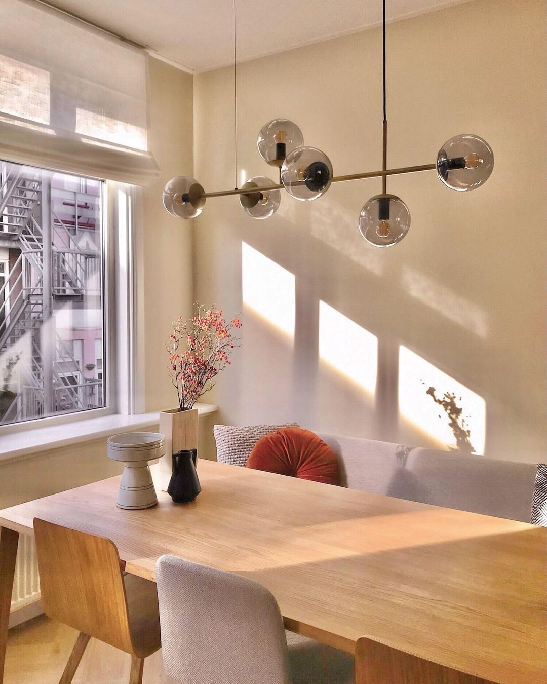 contemporary-multi-glass-globe-pendant-light-with-round-orb-shades-and-polished-brass-frame