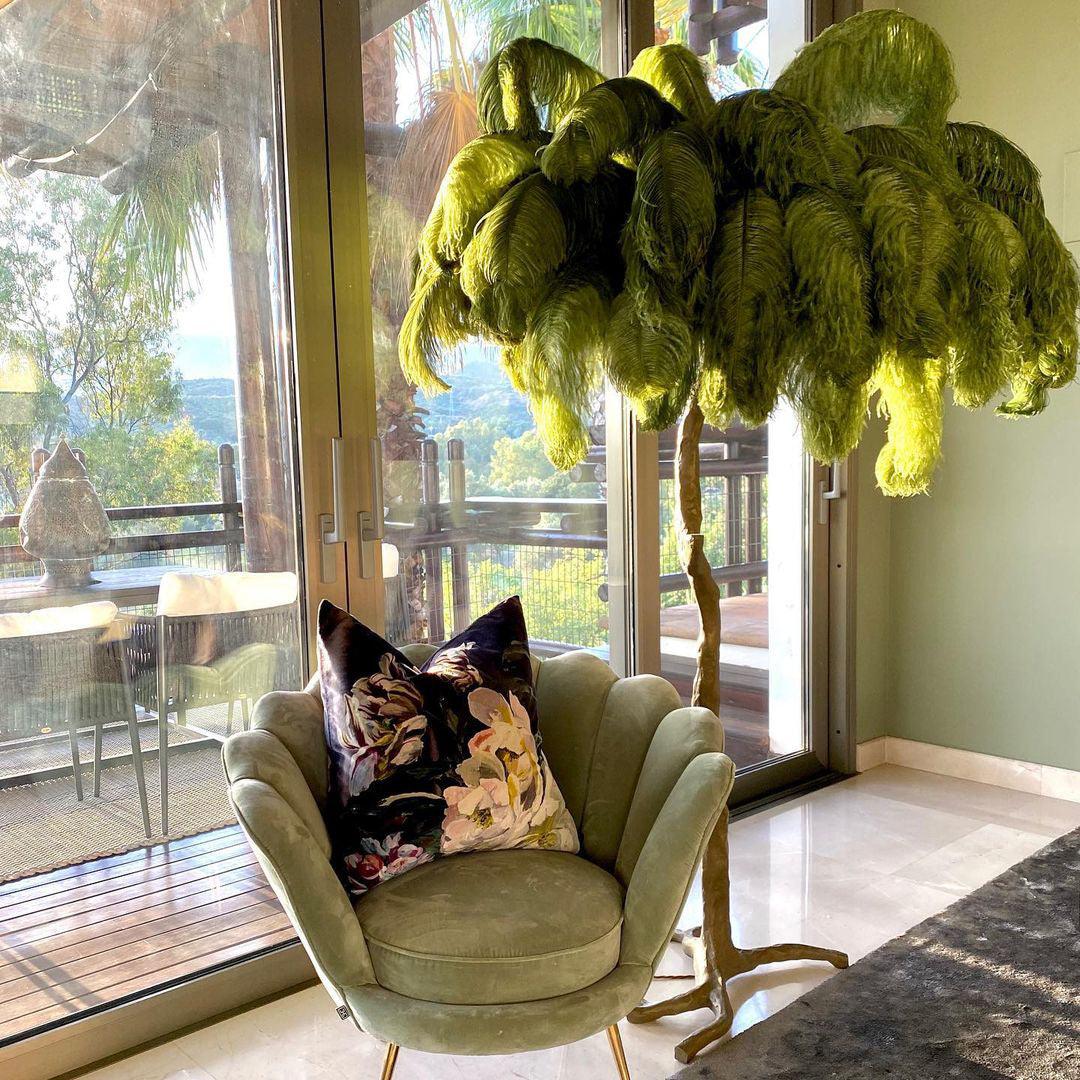 Luxurious Ostrich Feather Floor Lamp with Polished Brass Base Elegant Gold Standing Light for Living Room
