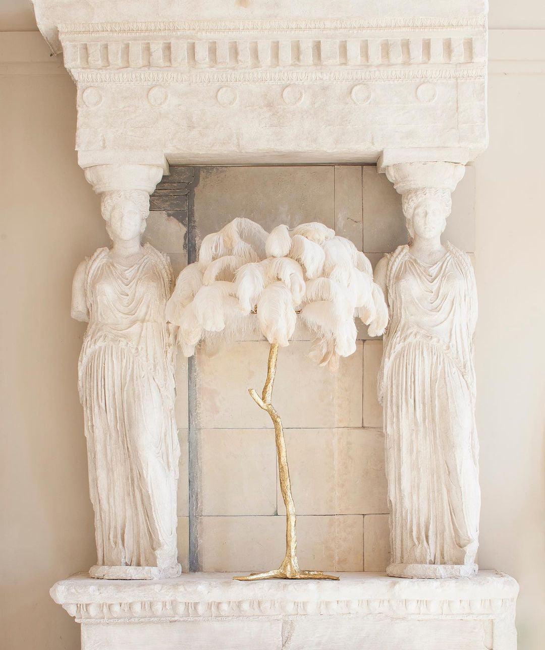Luxury Ostrich Feather Palm Tree Table Lamp with Brass Base and Portable Design